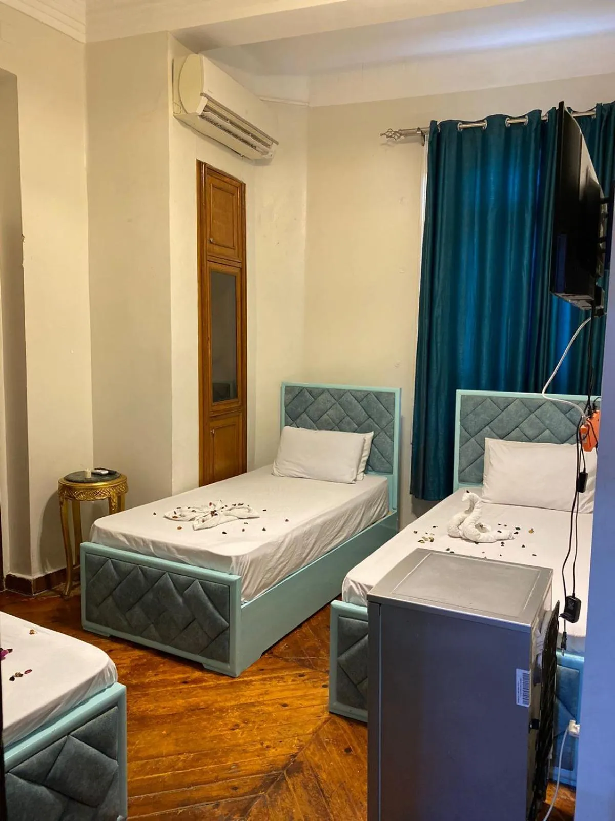 Bed in New Abdeen palace hostel