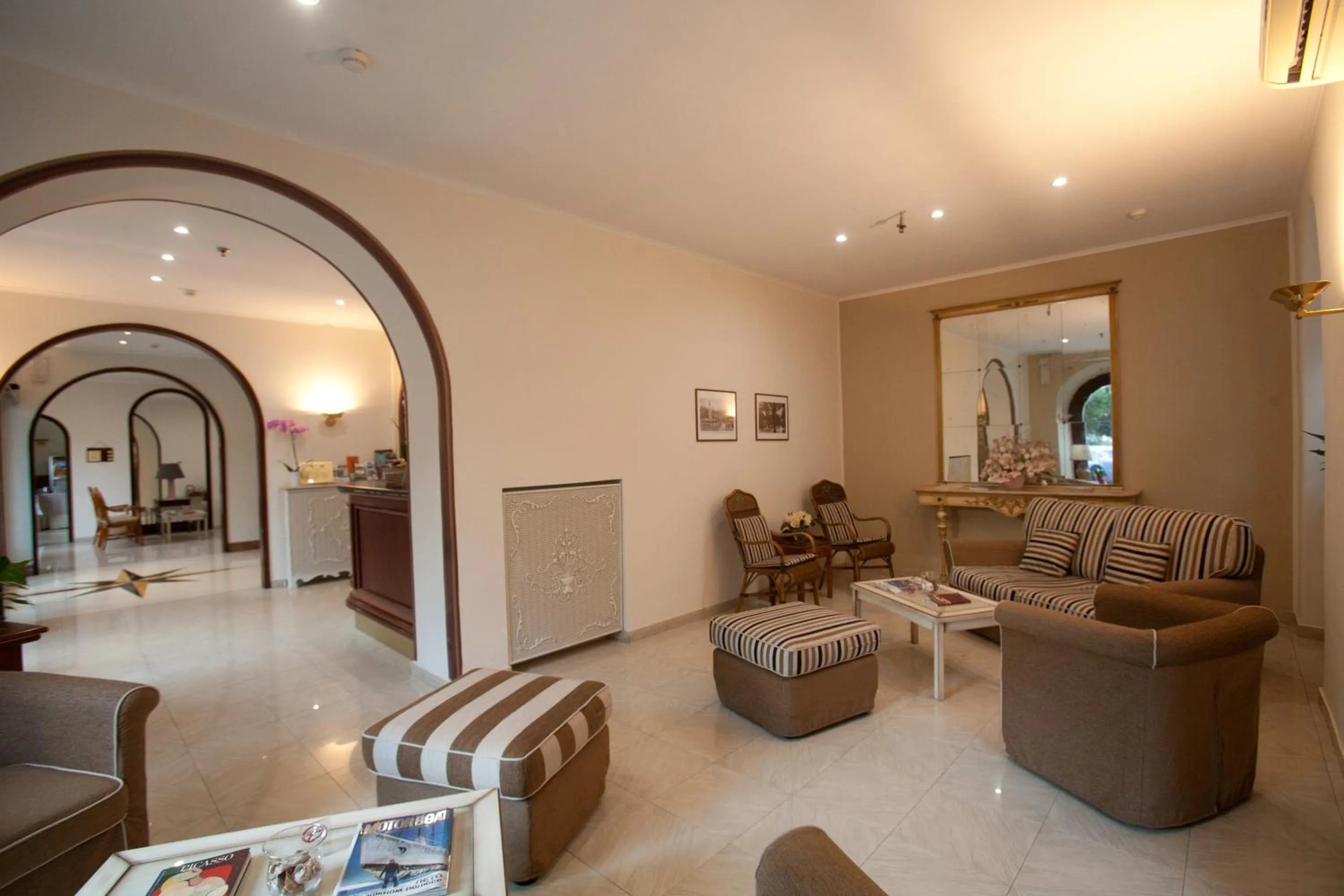 Lobby or reception in Hotel Giulio Cesare