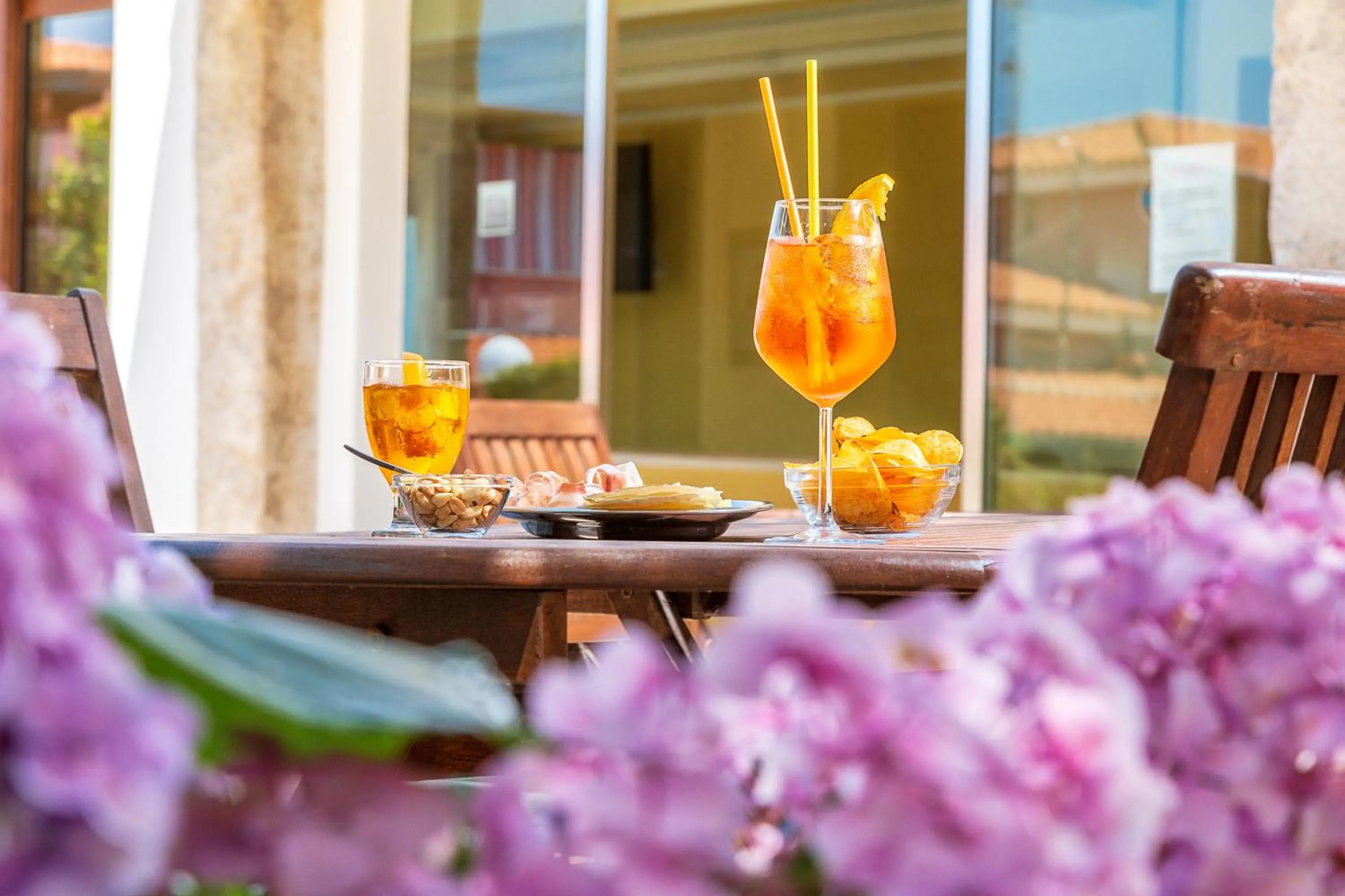 Food and drinks in Hotel Bonsai