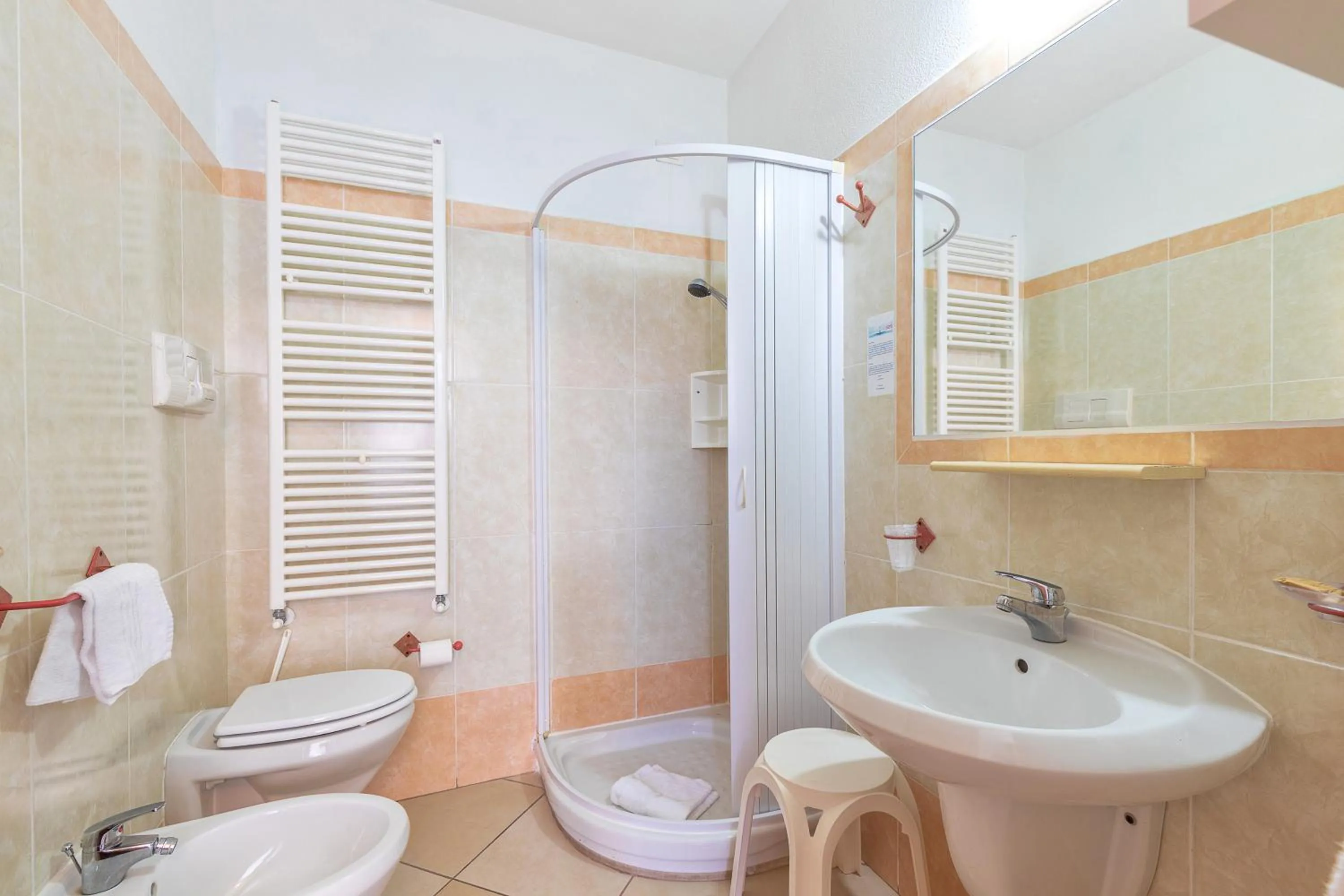 Shower in Hotel Bonsai