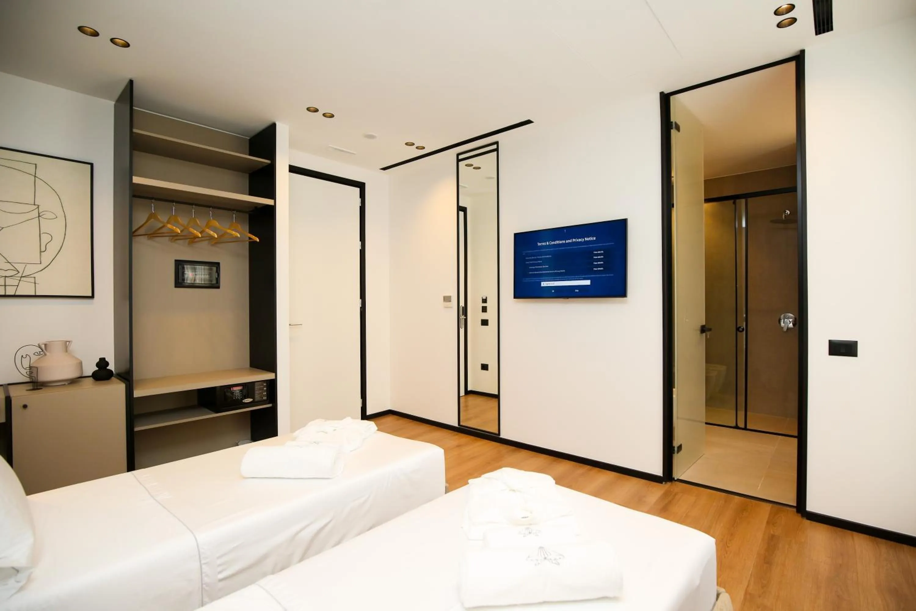 Communal lounge/ TV room in Nobus Hotel & Spa