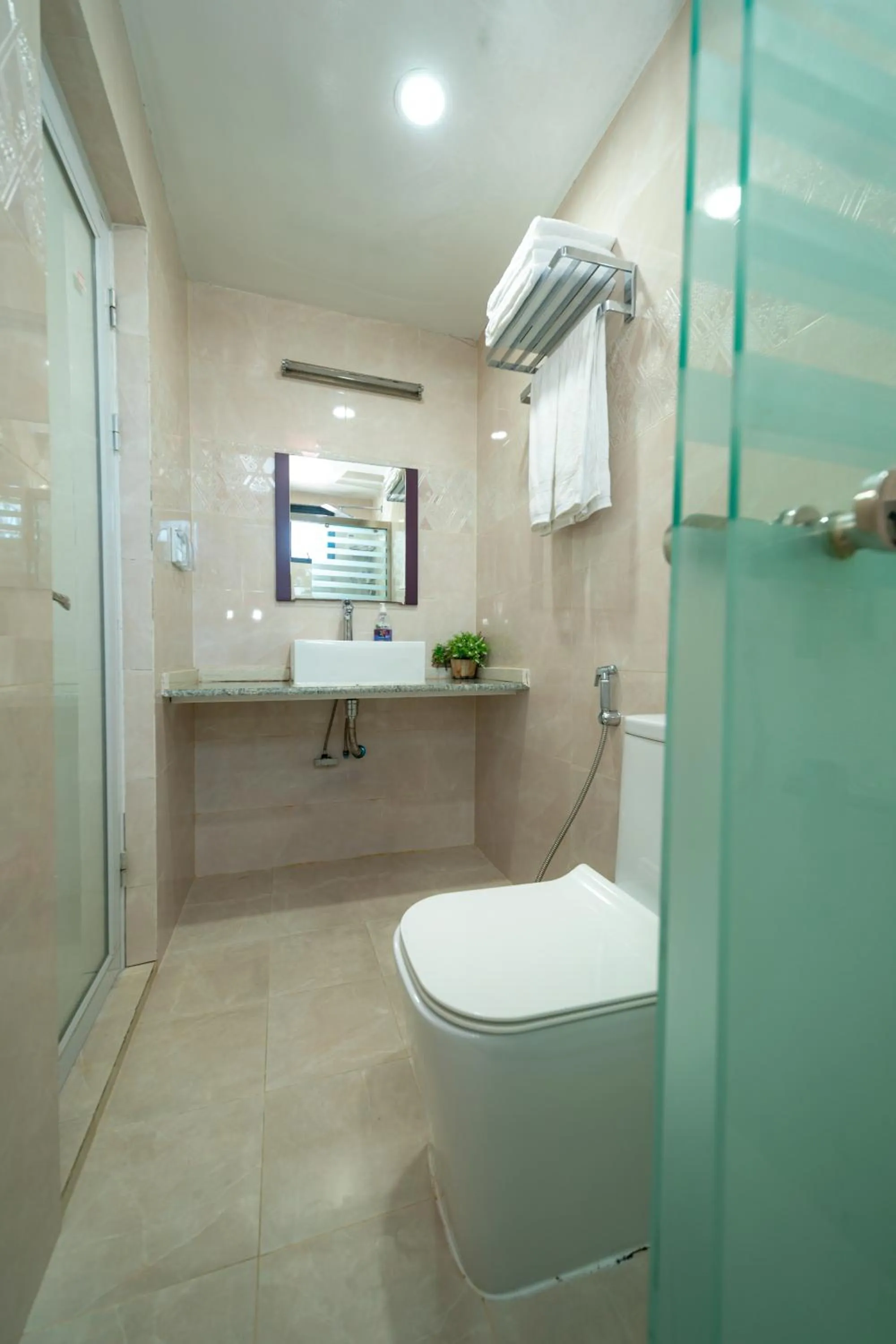 Shower in White Beach Holiday at Hulhumale'