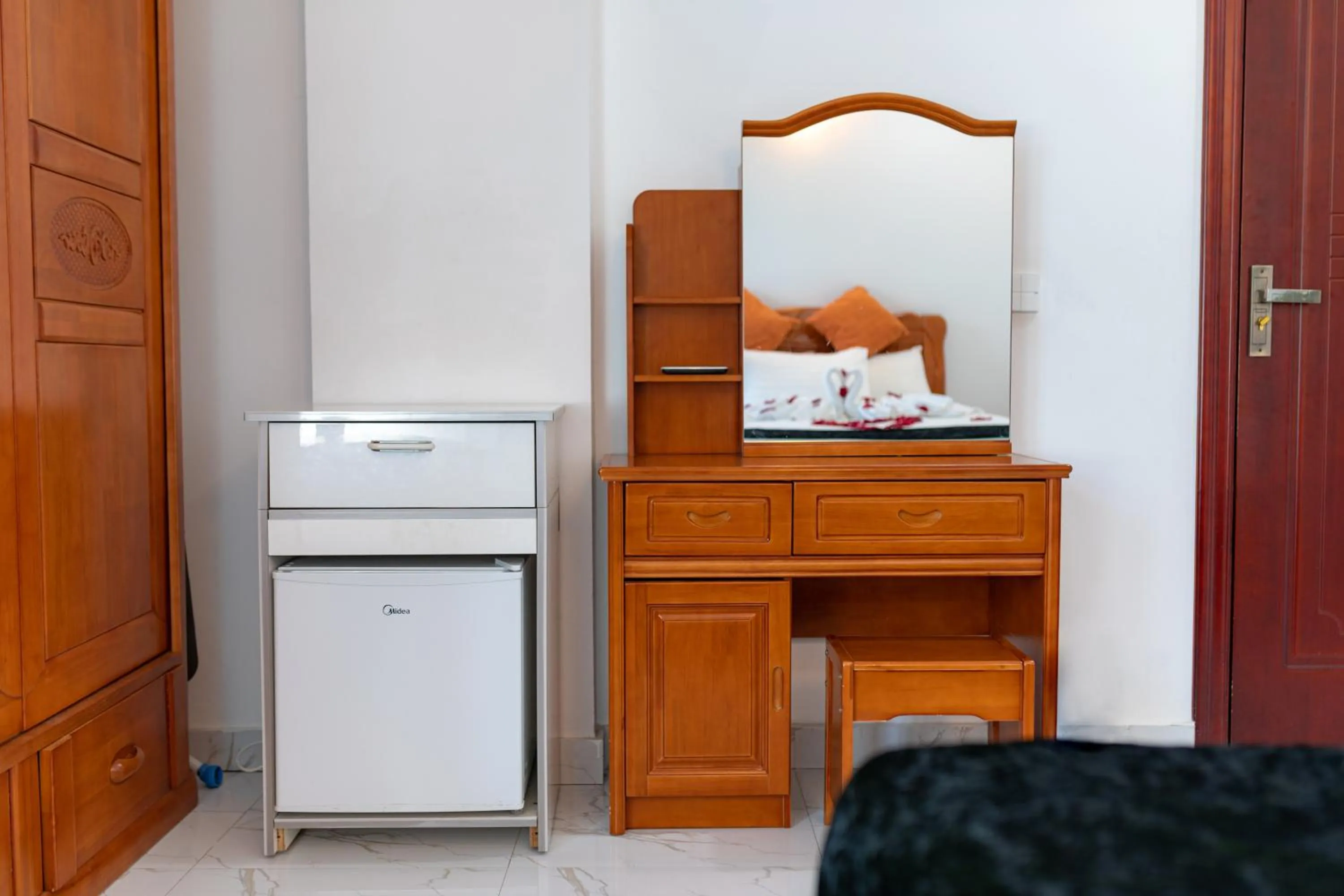 hair dresser in White Beach Holiday at Hulhumale'