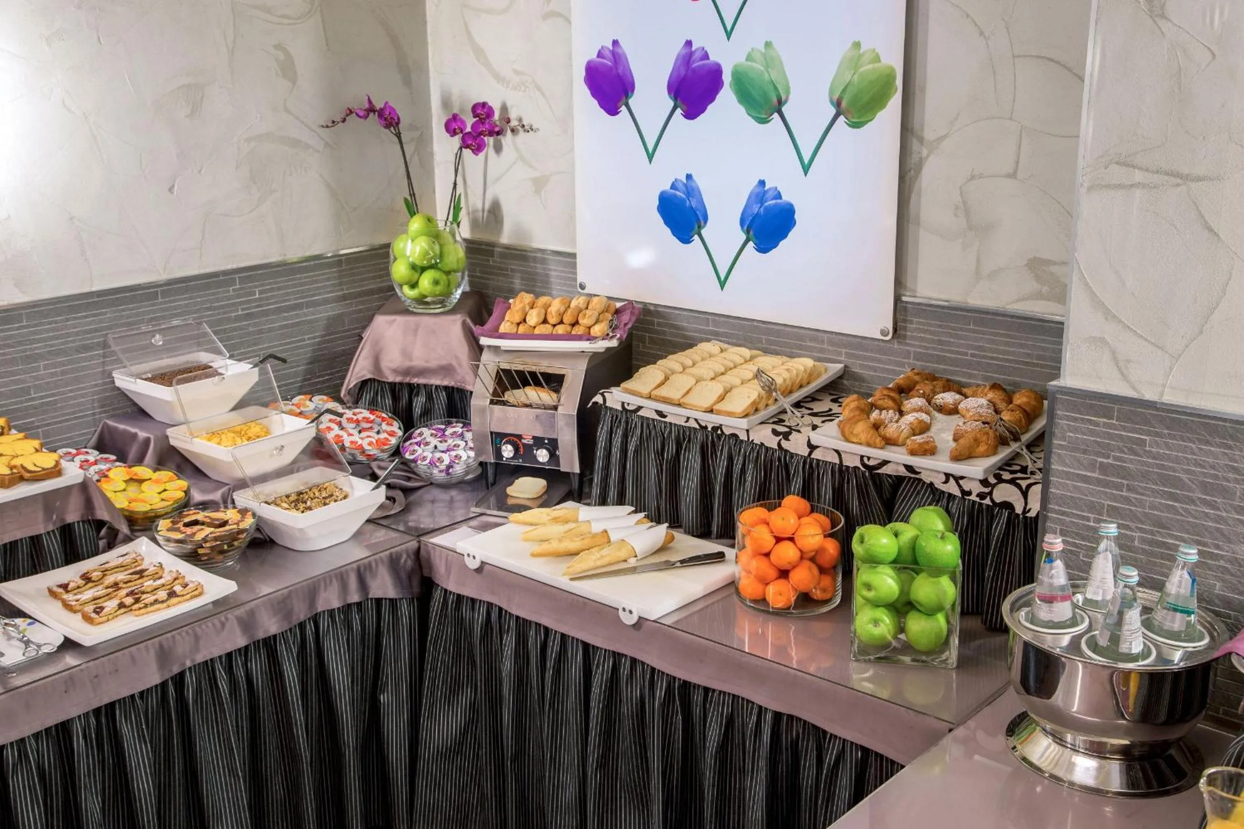 Breakfast in Hotel Ariston