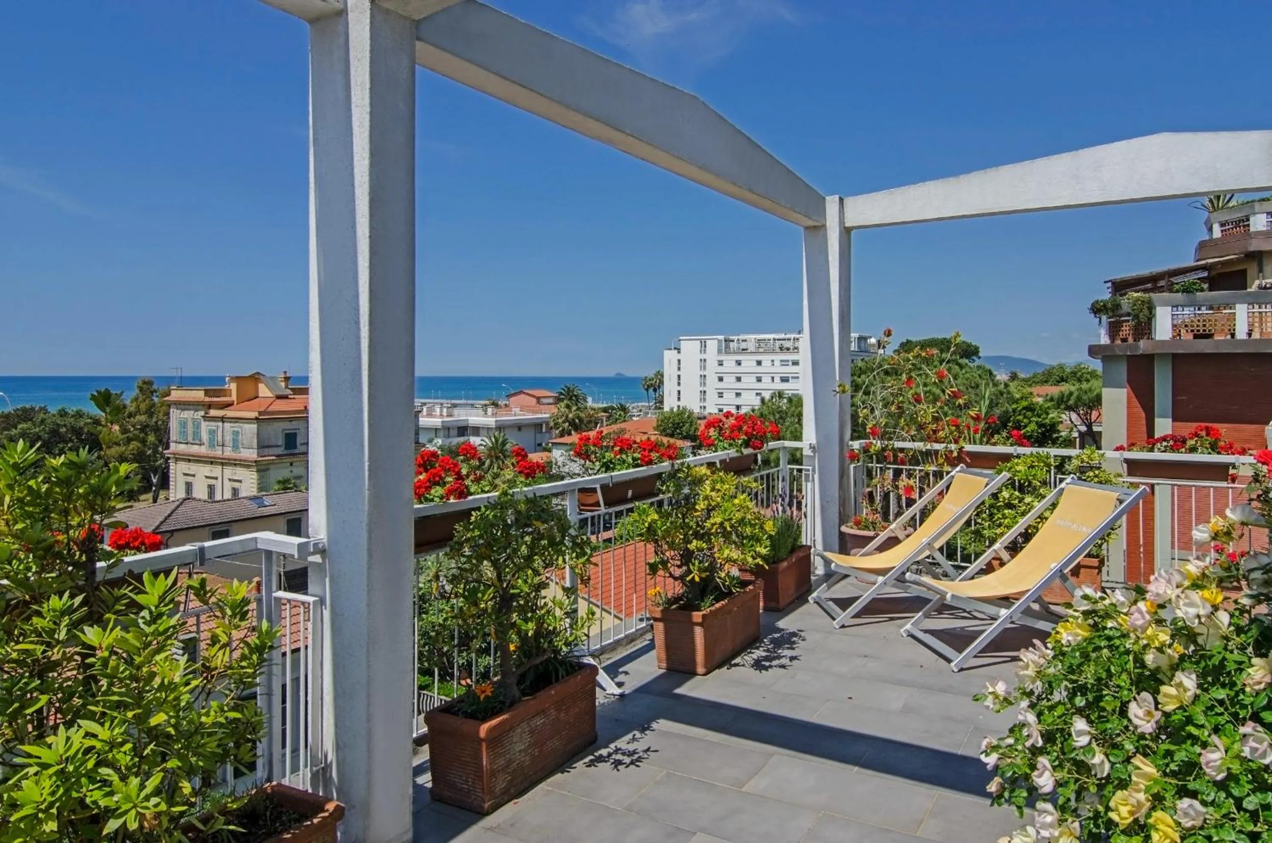 Day in Hotel Scandinavia