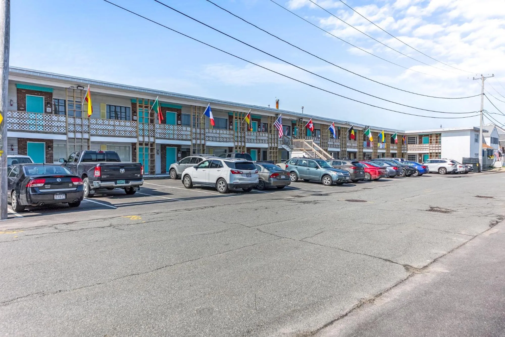 Property building in The Crest - Hampton Beach