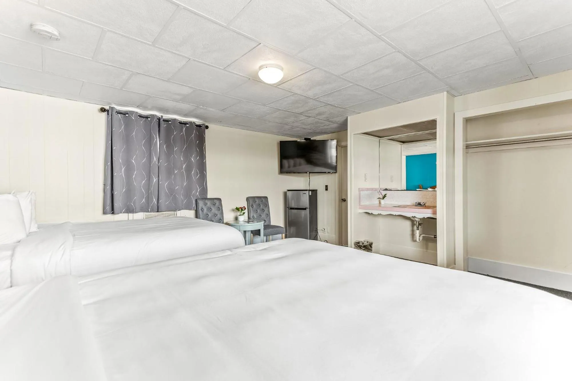 Bed in The Crest - Hampton Beach