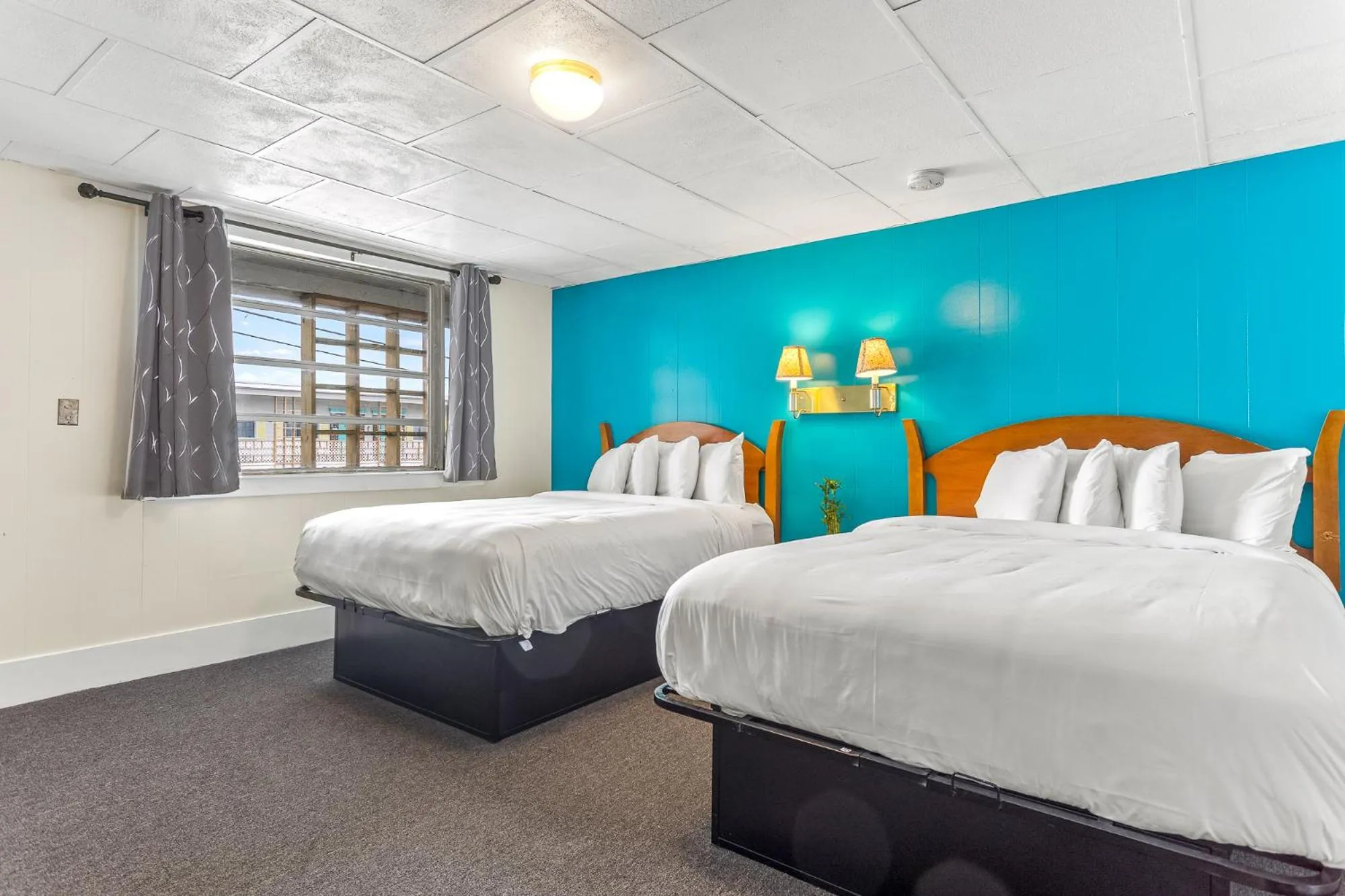 Bed in The Crest - Hampton Beach