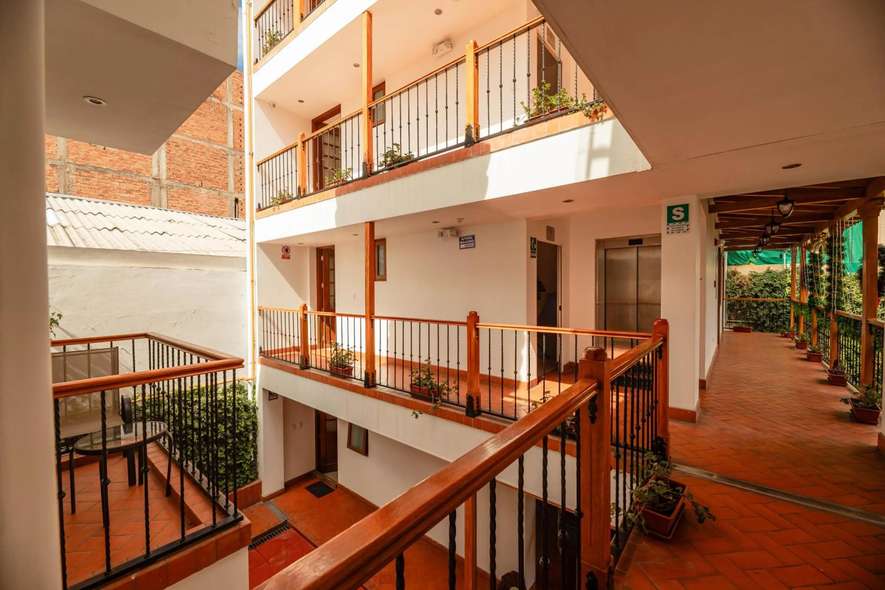 Facade/entrance in Saska Boutique Hotel