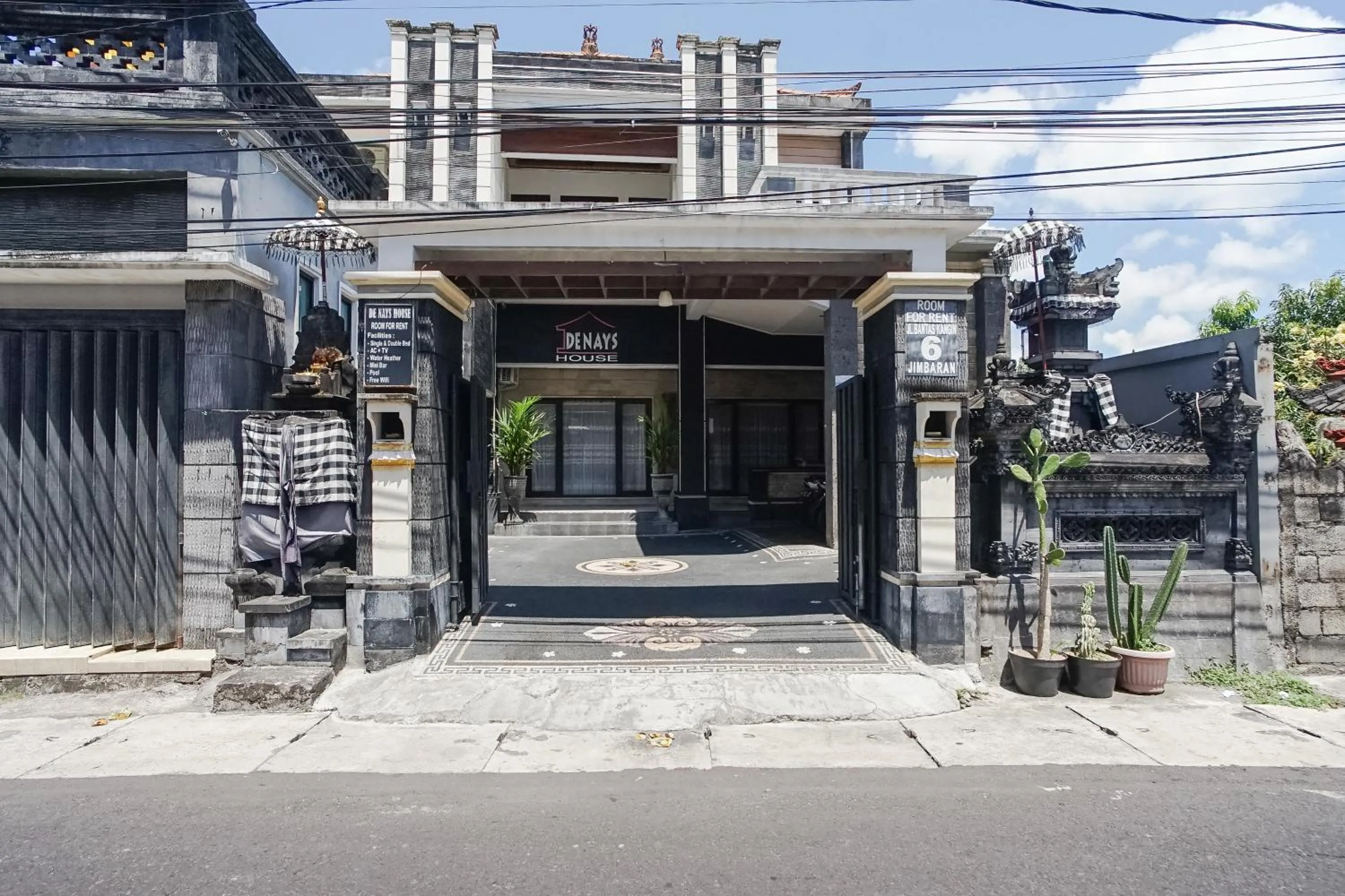 Property building in DENAYS GUESTHOUSE JIMBARAN