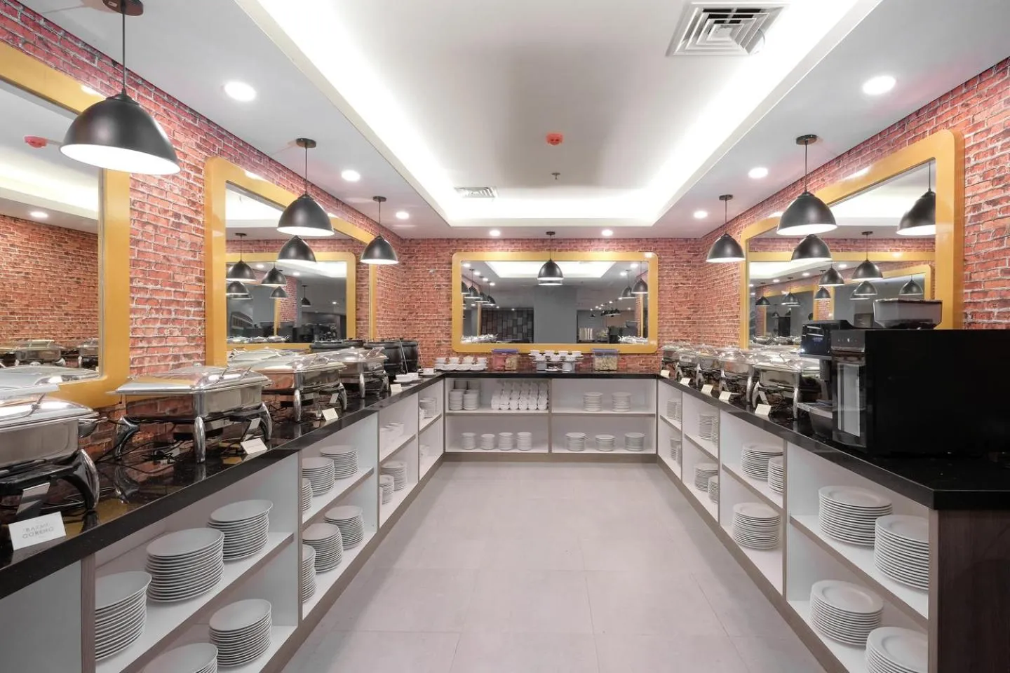 Restaurant/places to eat in Azana Style Hotel Bandara Jakarta