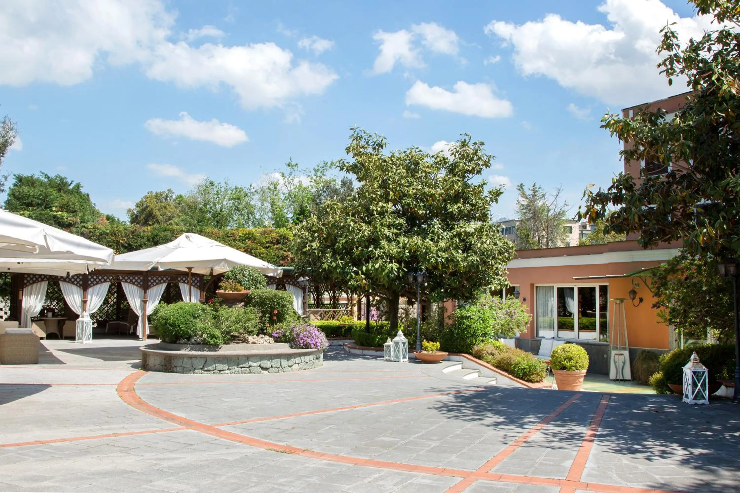 Property building in Montespina Park Hotel