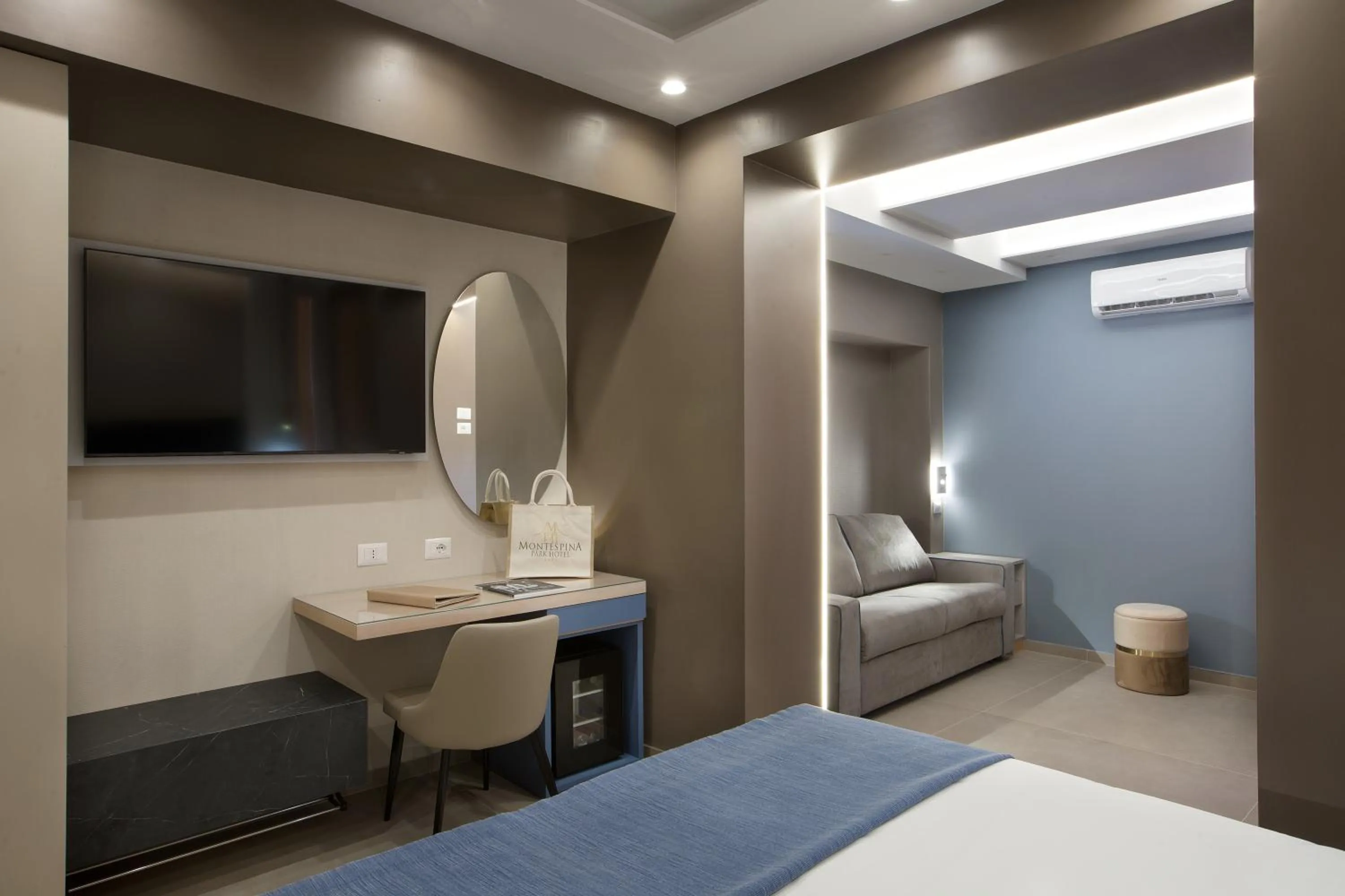 Photo of the whole room, Bed in Montespina Park Hotel