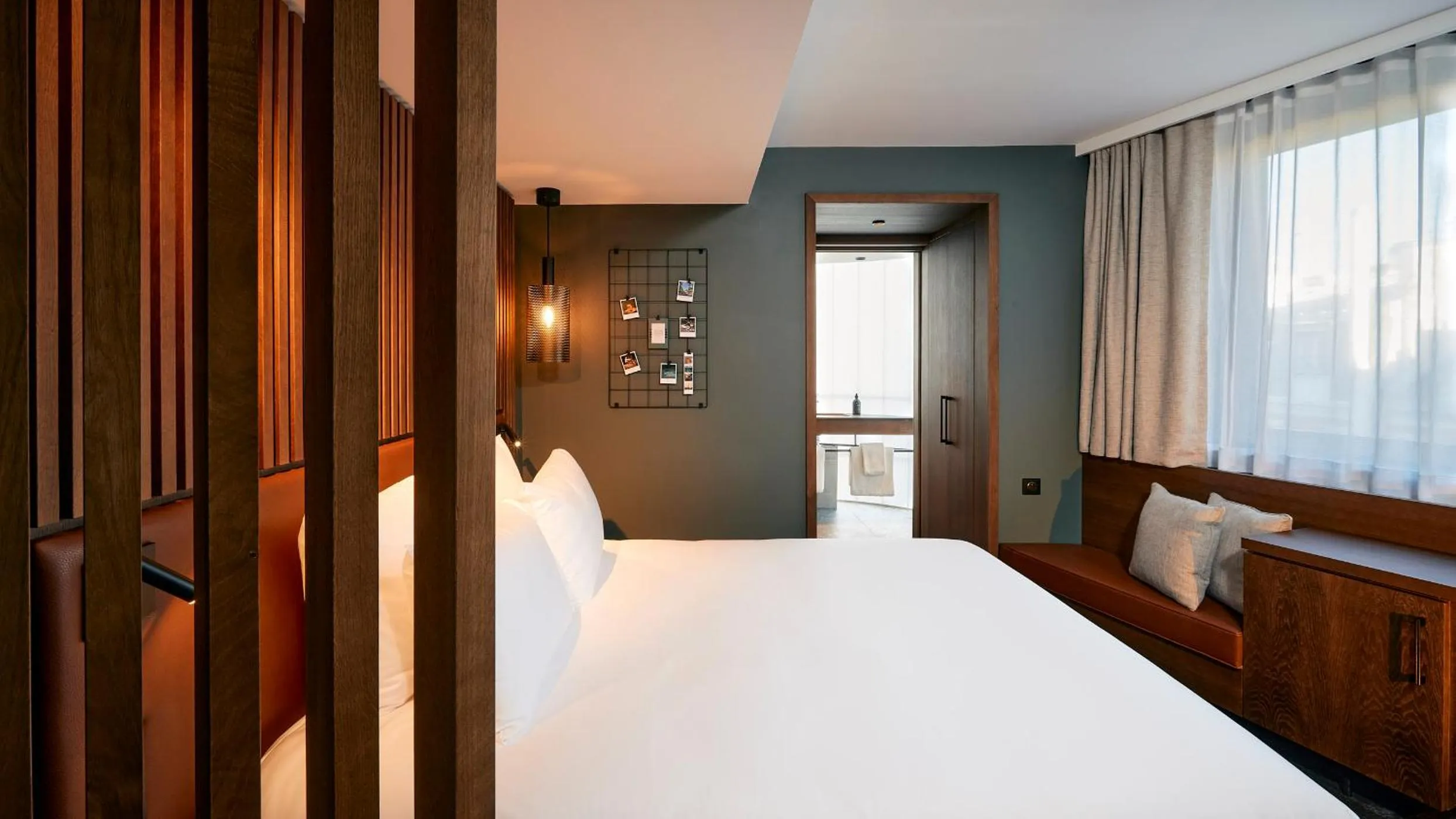 Bed in Le Bellune Paris