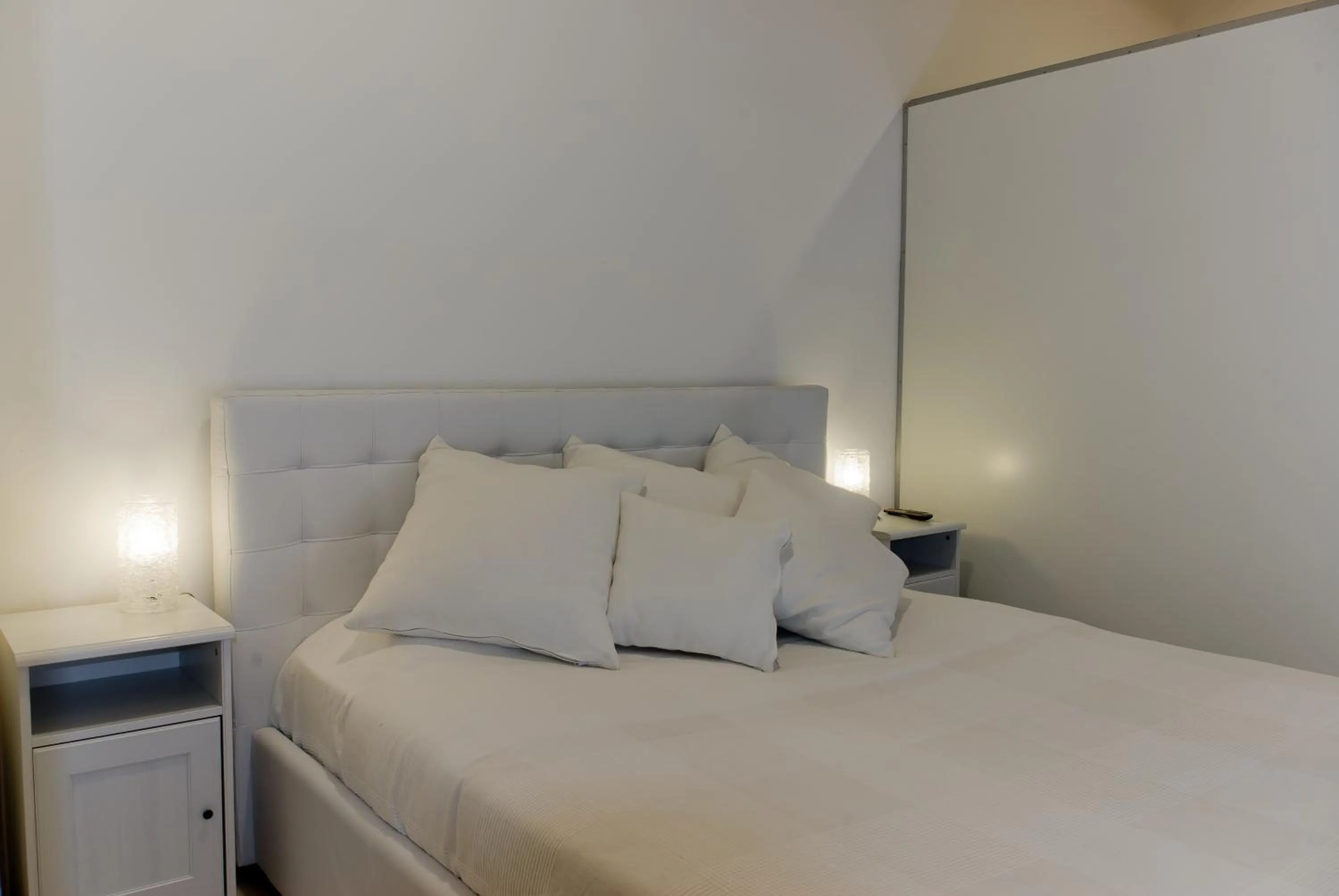 Shower, Bed in Residenze Romano Ristorante & SPA albergo diffuso - WHITE