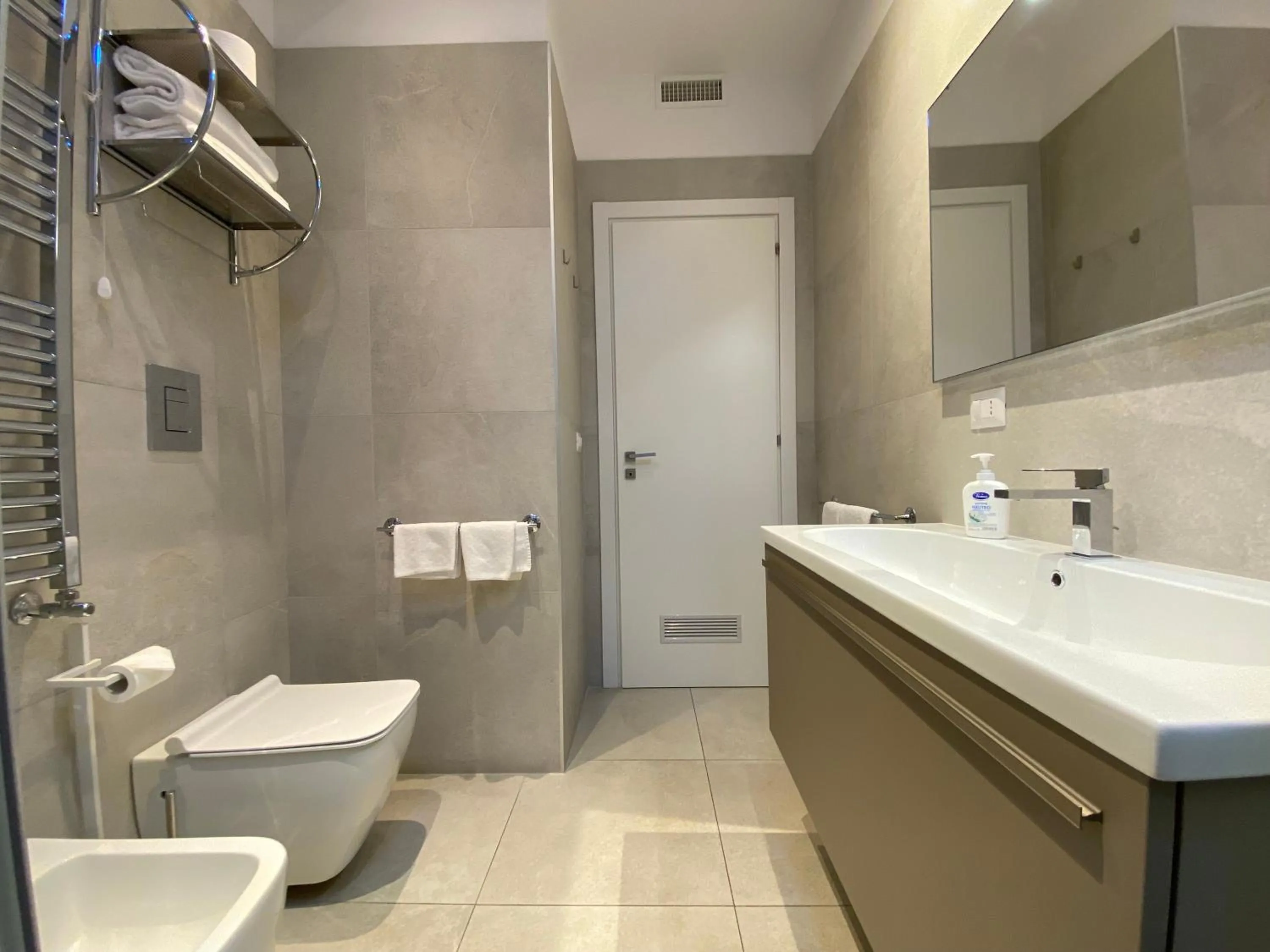Shower in Residenze Romano Ristorante & SPA albergo diffuso - WHITE