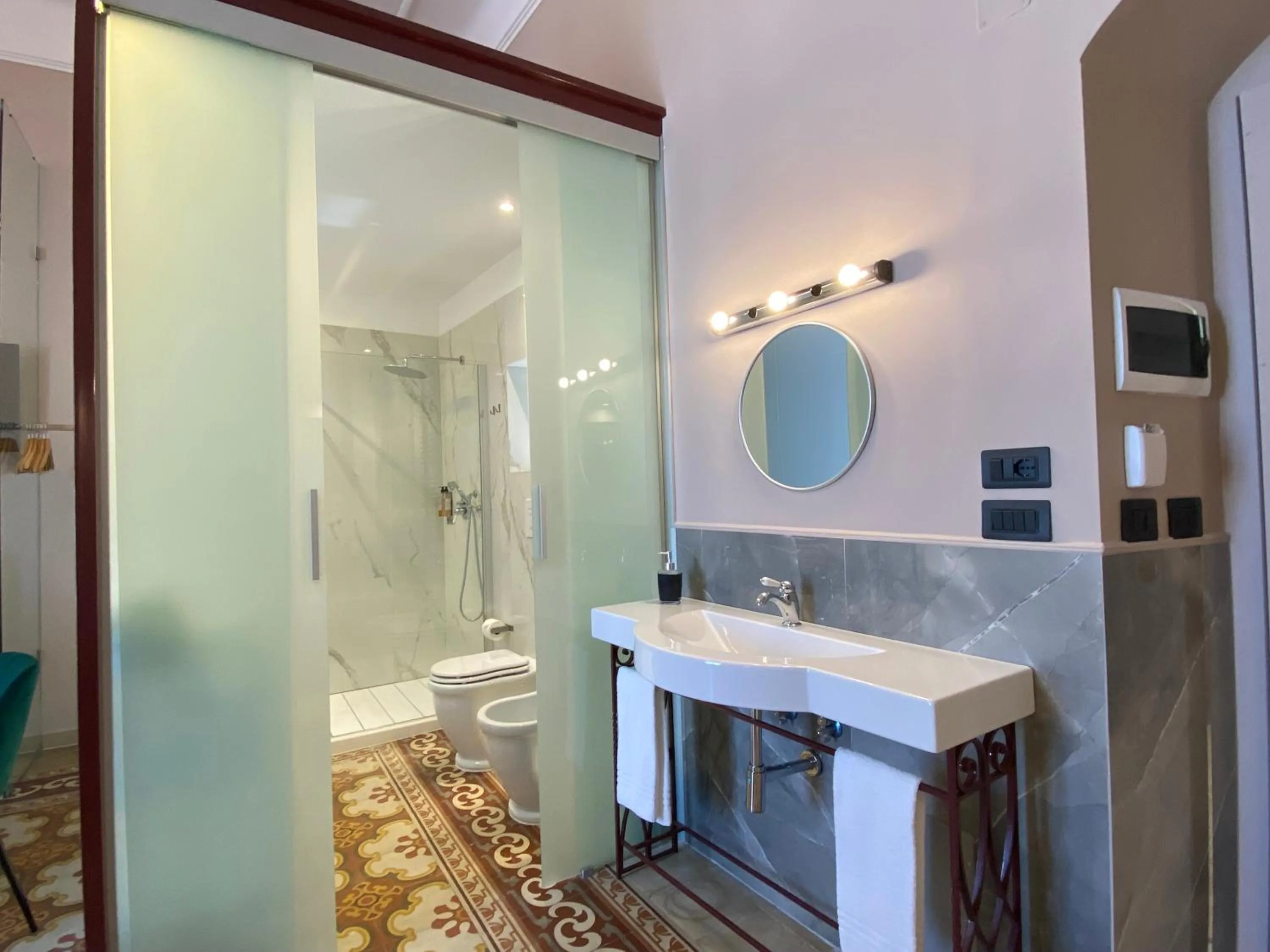 children in Residenze Romano Ristorante & Spa - albergo diffuso - RED