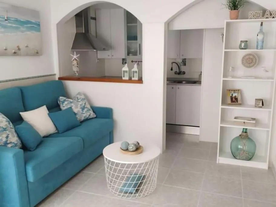 Little Paradise . Apartment in front of the sea