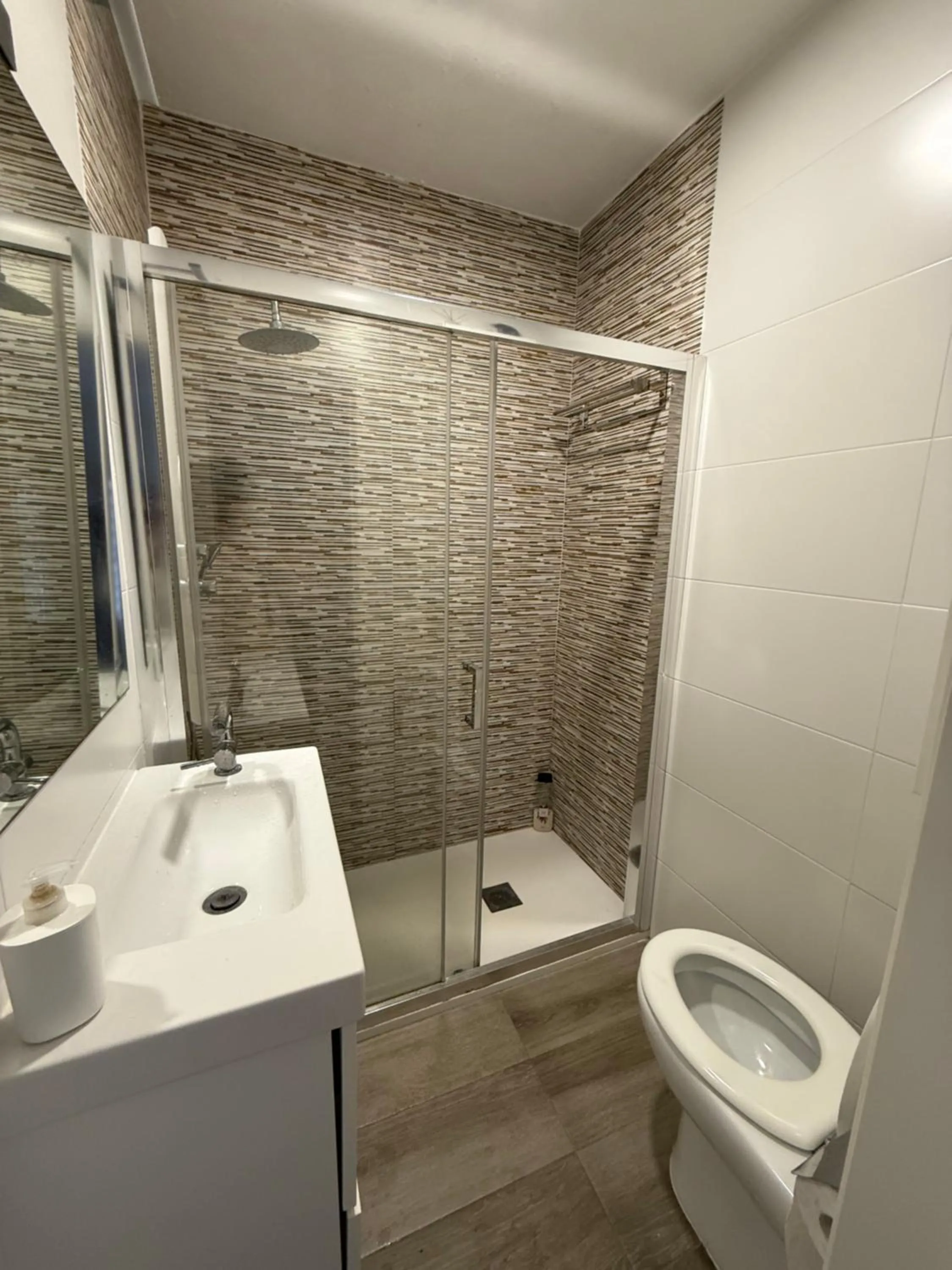 Bathroom in Little Paradise . Apartment in front of the sea