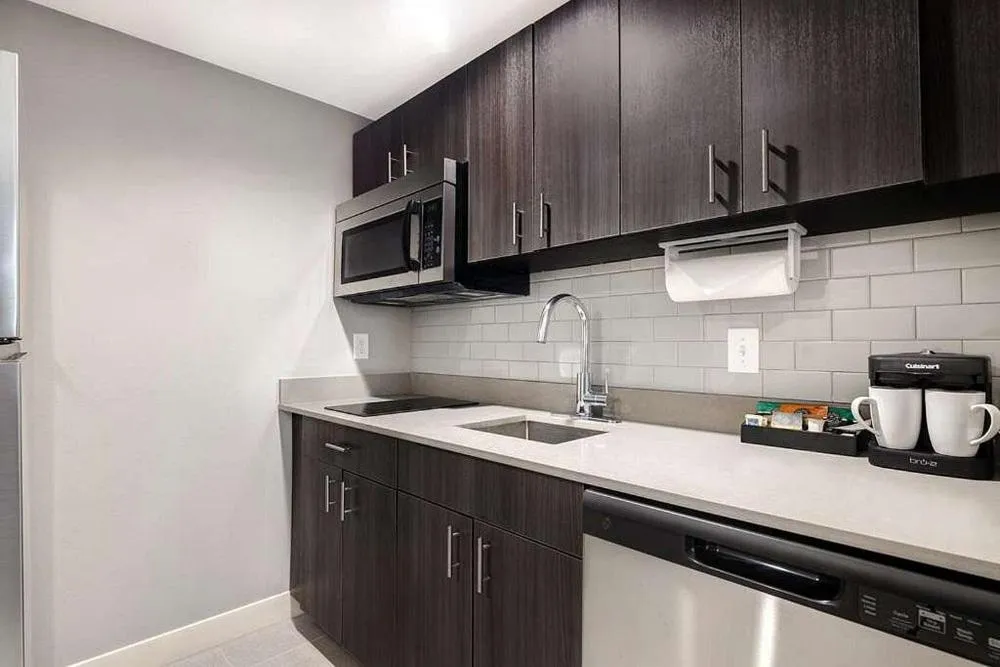 Kitchen or kitchenette in Homewood Suites By Hilton Oklahoma City Quail Springs