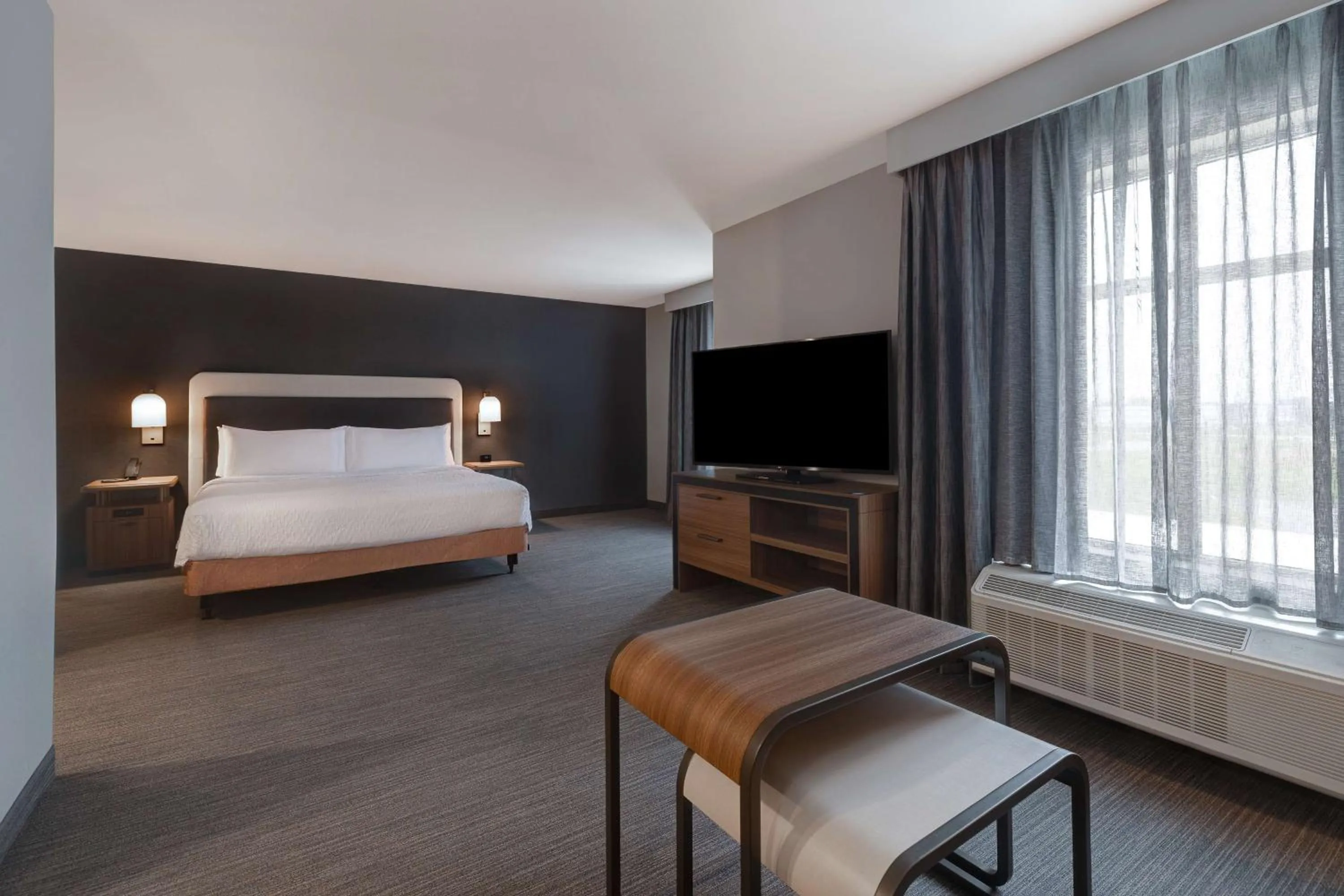 Bed in Homewood Suites By Hilton Oak Creek Milwaukee