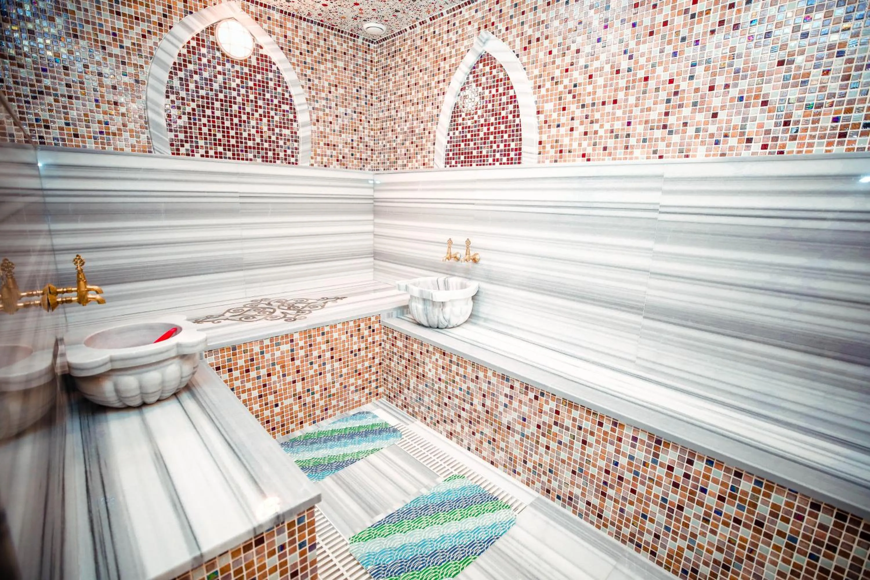 Sauna in Regal Inn Badamdar Hotel