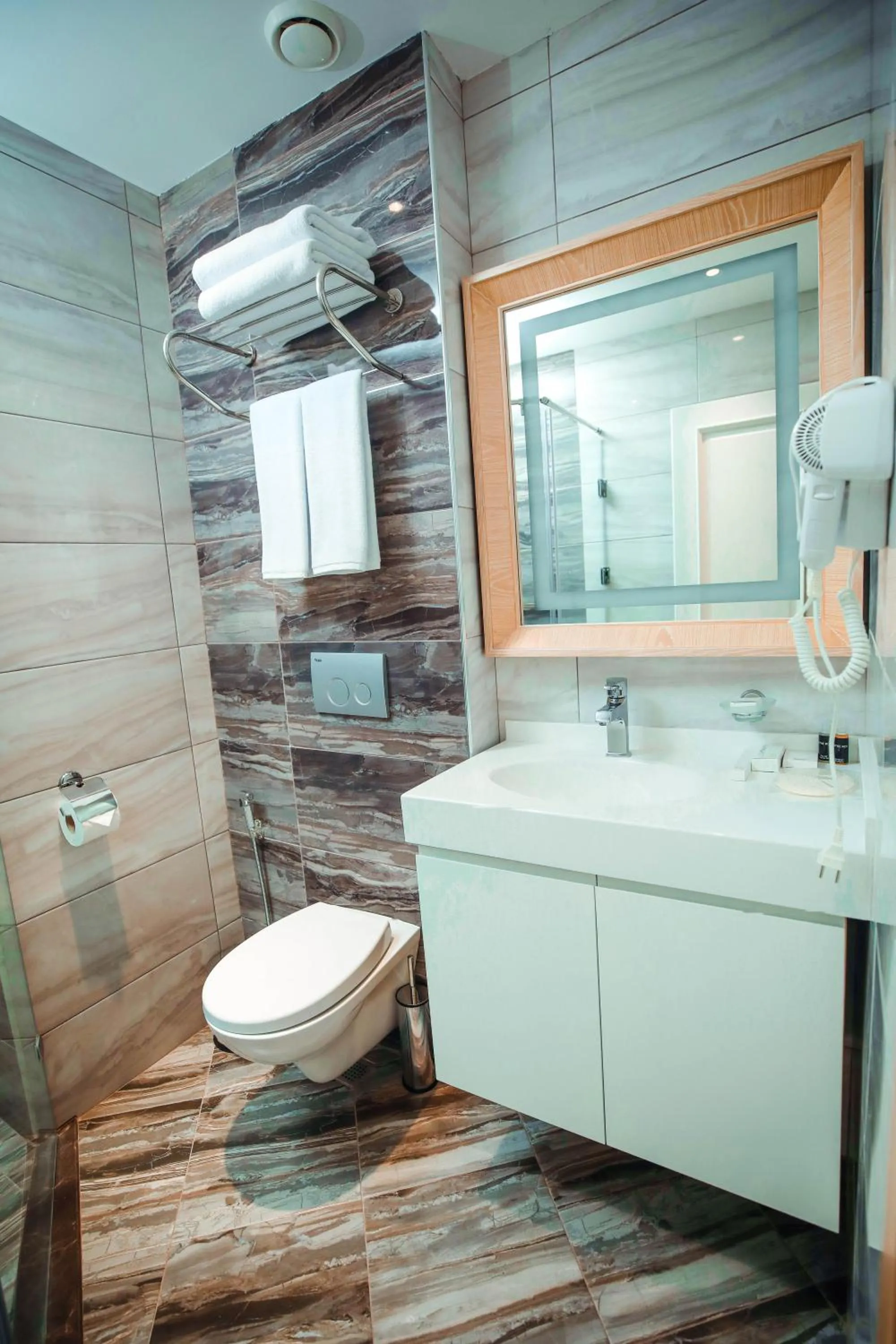 Bathroom in Regal Inn Badamdar Hotel