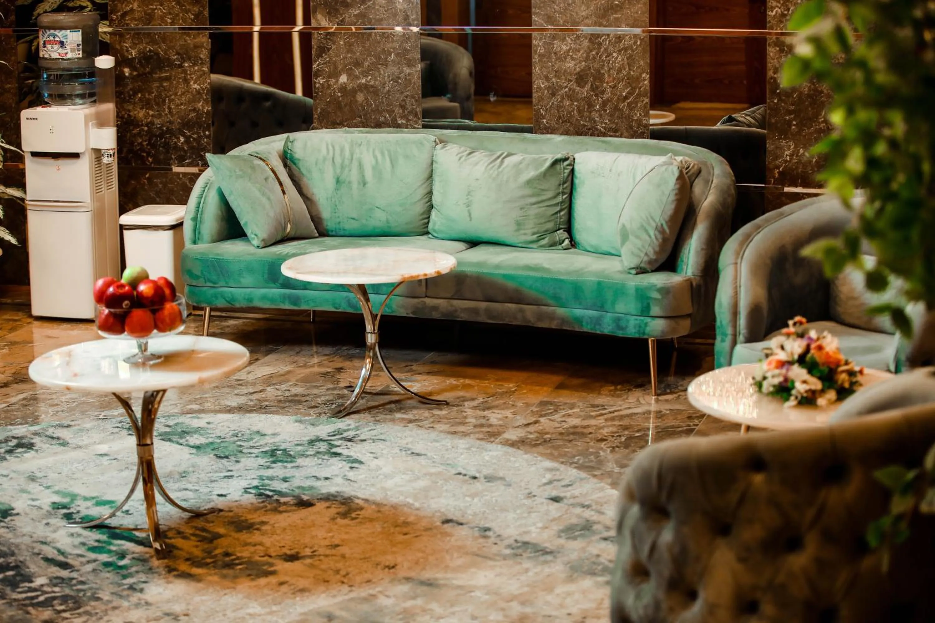 Lobby or reception in Regal Inn Badamdar Hotel