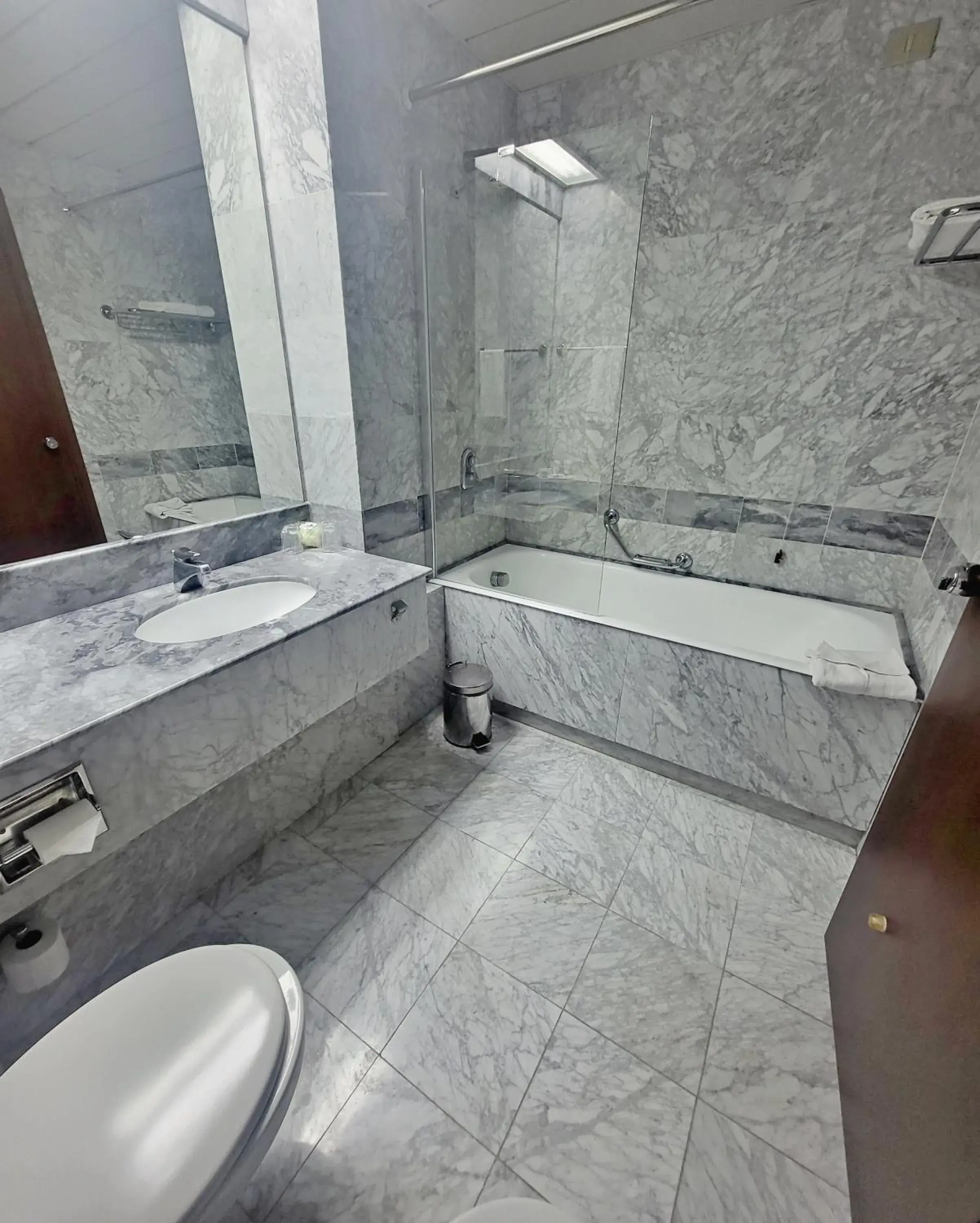 Deluxe Double Room in Tower Genova Airport - Hotel & Conference Center Deluxe Double Room in Tower Genova Airport - Hotel & Conference Center