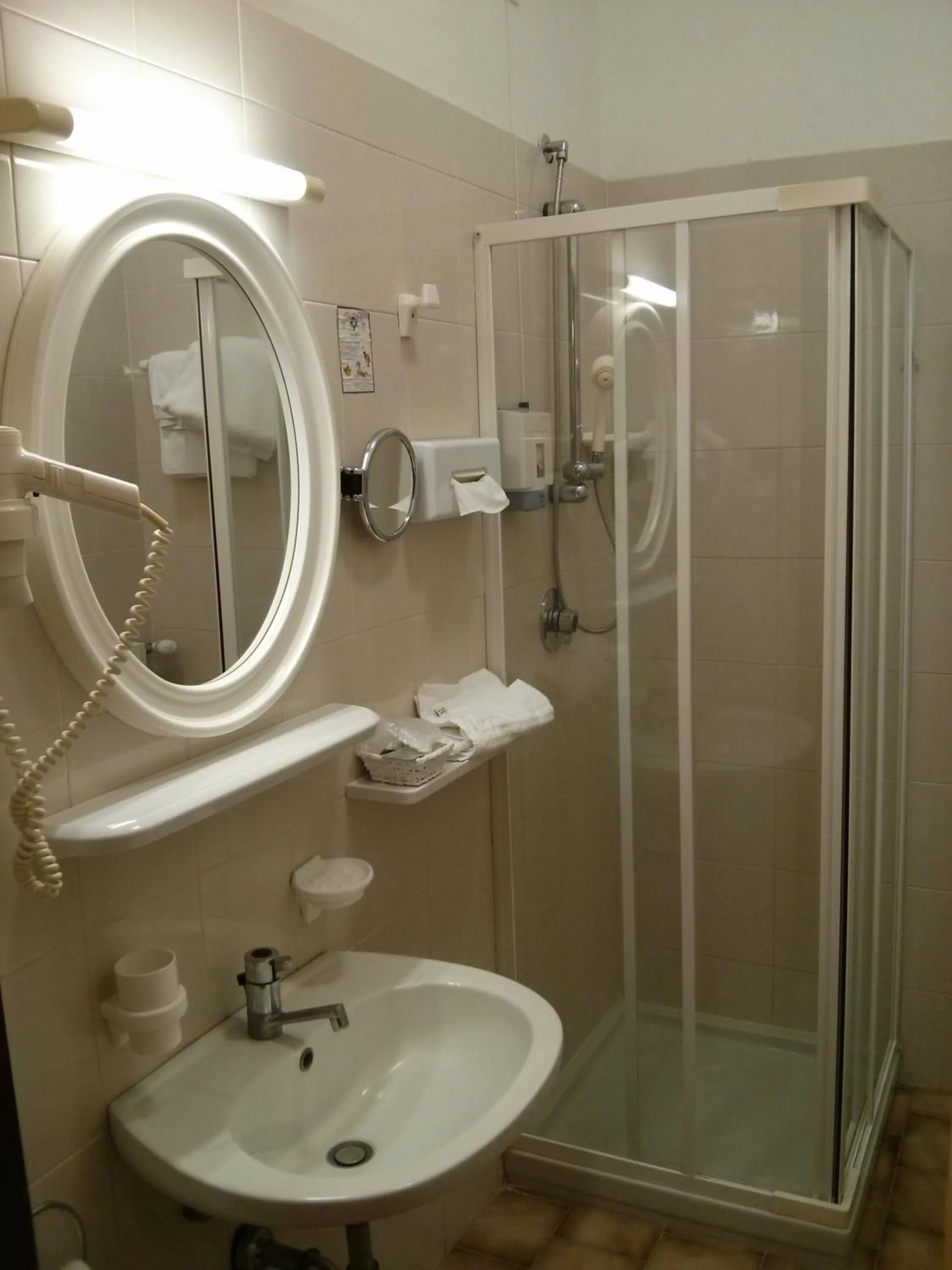 Bathroom in Hotel Astoria