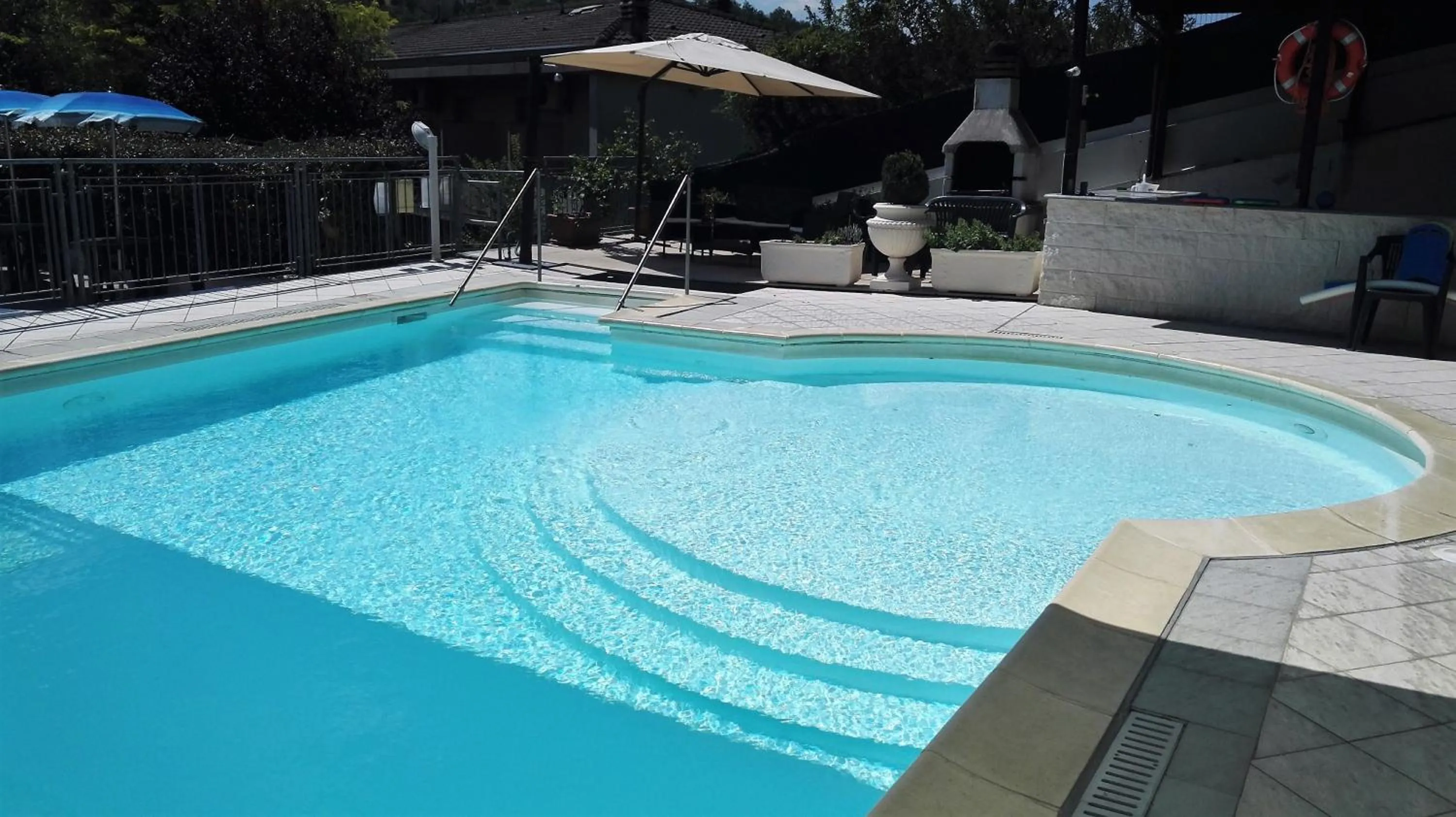 Swimming pool in Hotel Astoria