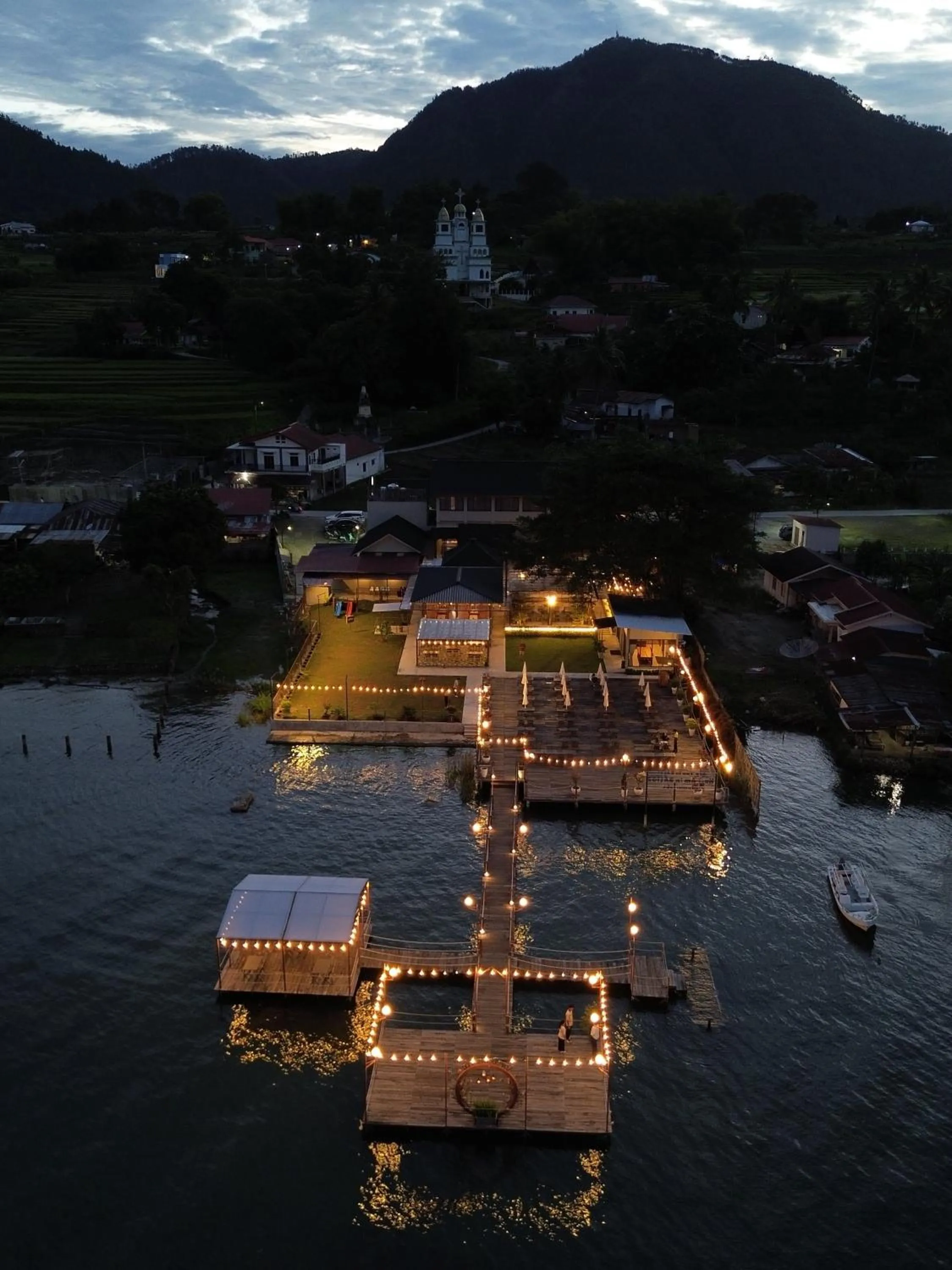 Property building in Damar Toba