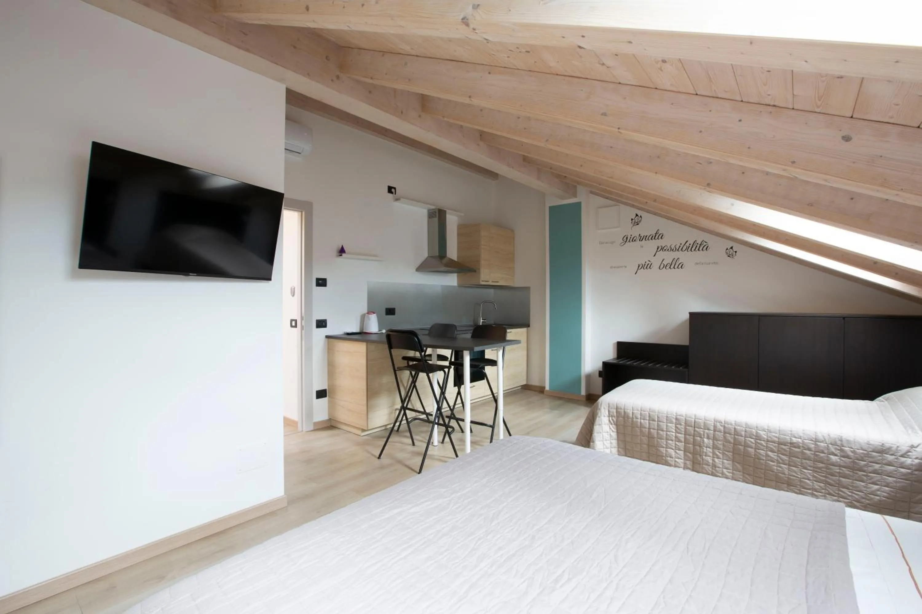 Kitchen or kitchenette, Bed in Il B&B di PIAZZA MOTTA