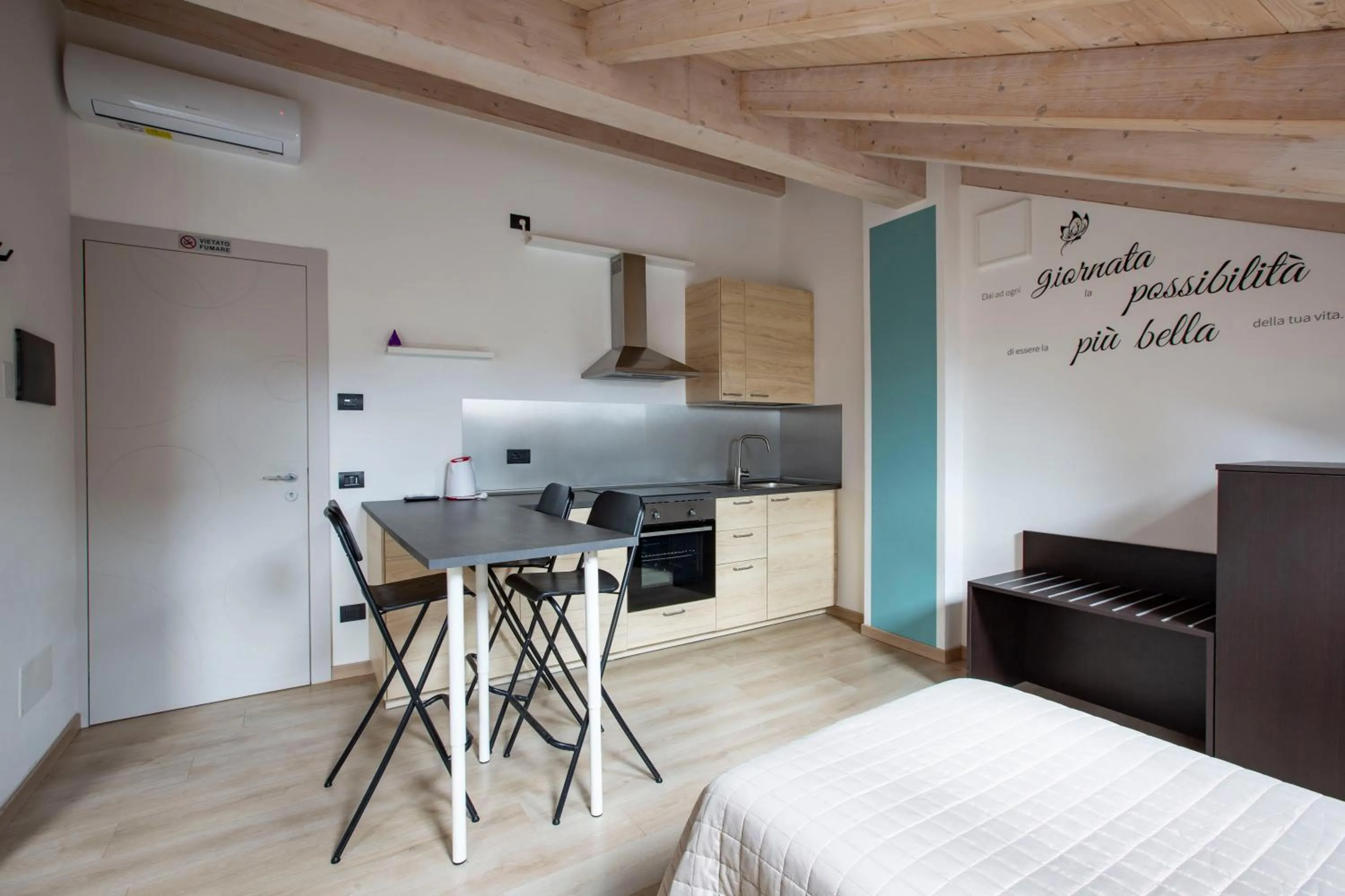 Kitchen or kitchenette in Il B&B di PIAZZA MOTTA