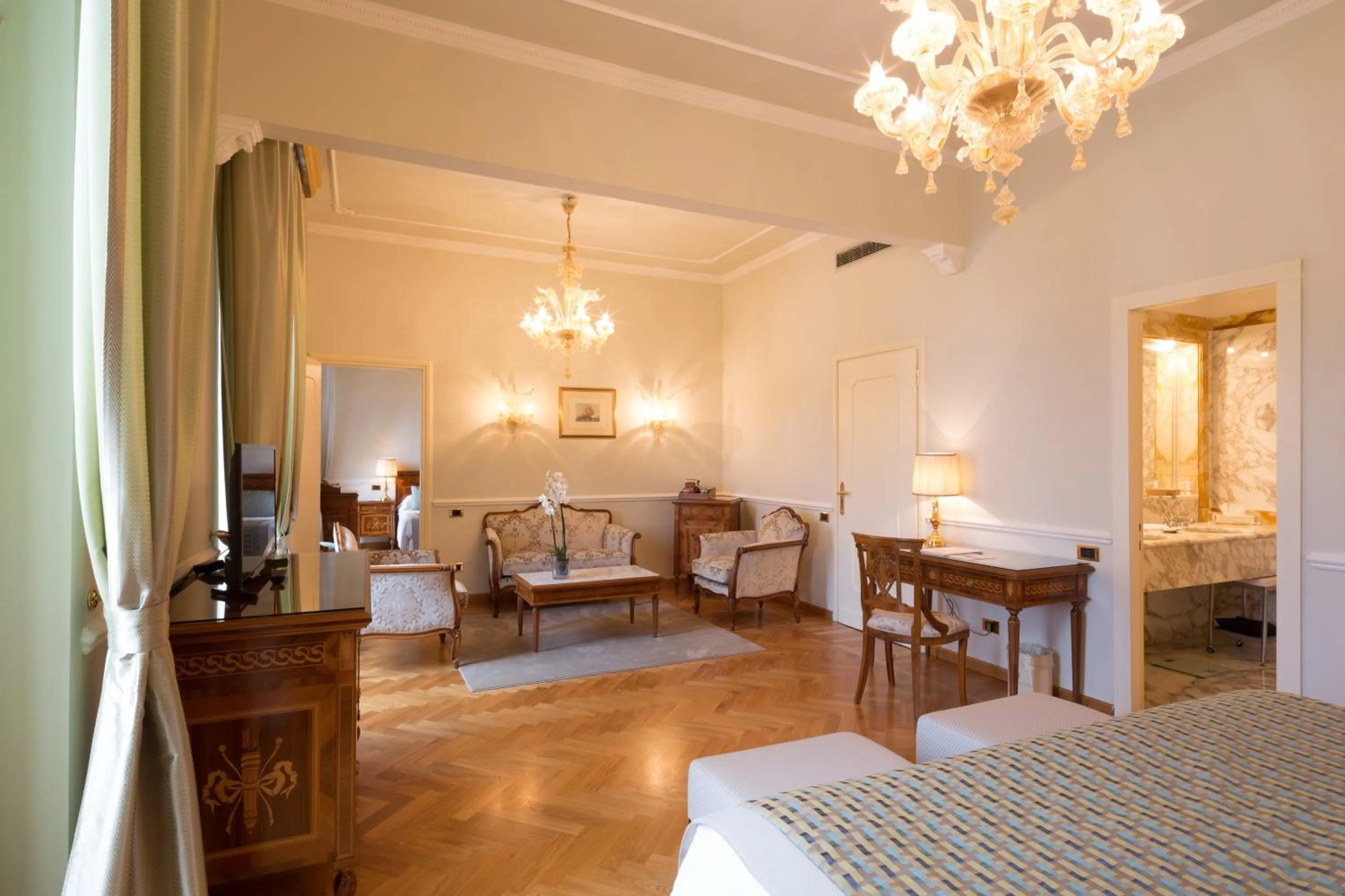 Photo of the whole room, Bed in Imperiale Palace Hotel