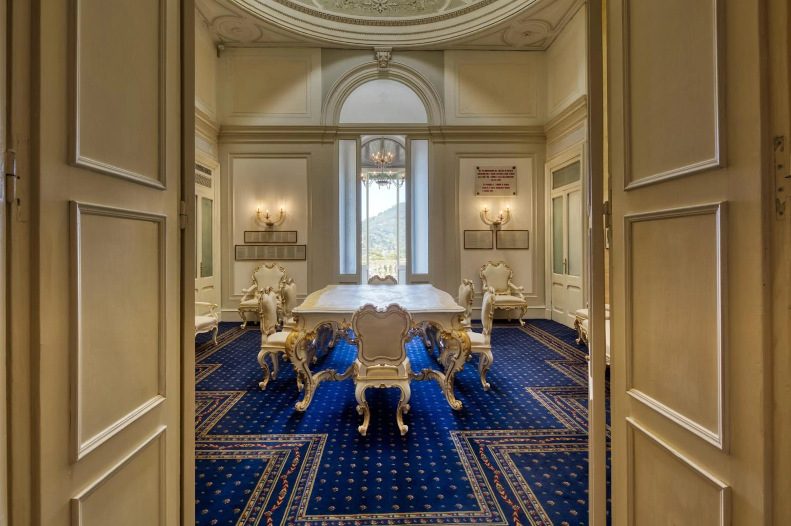 Communal lounge/ TV room in Imperiale Palace Hotel