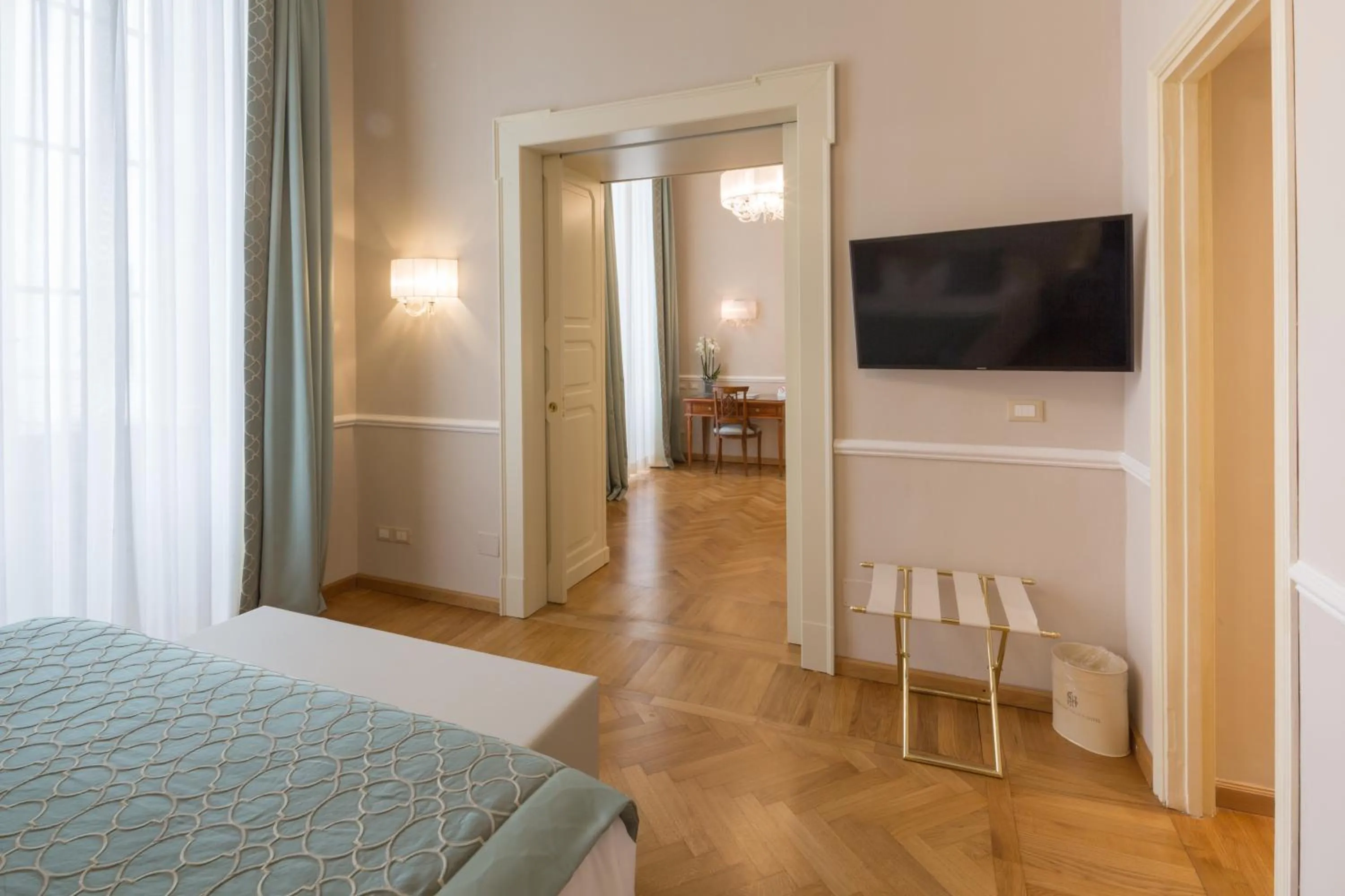 Bedroom, Bed in Imperiale Palace Hotel