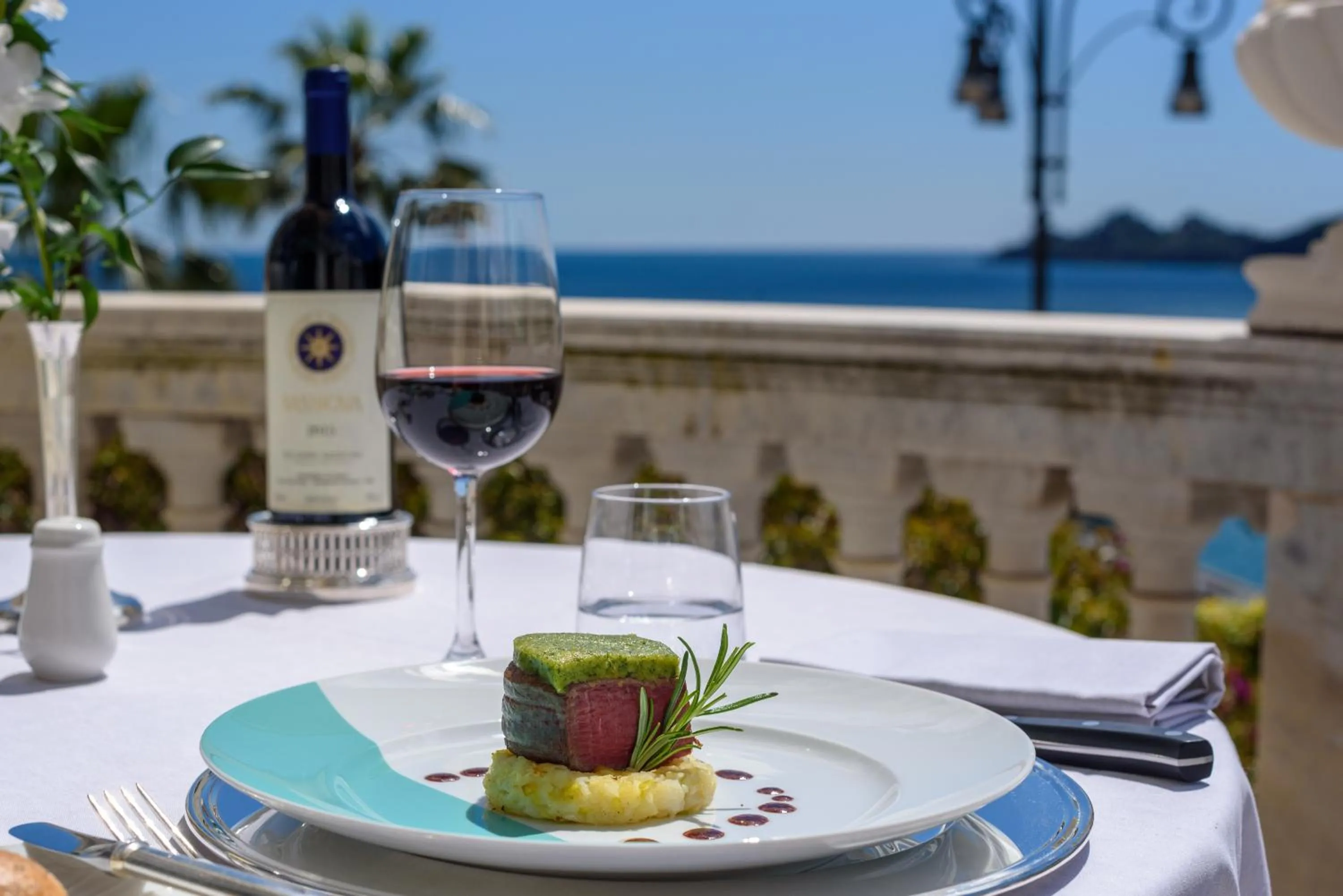 Restaurant/places to eat in Imperiale Palace Hotel