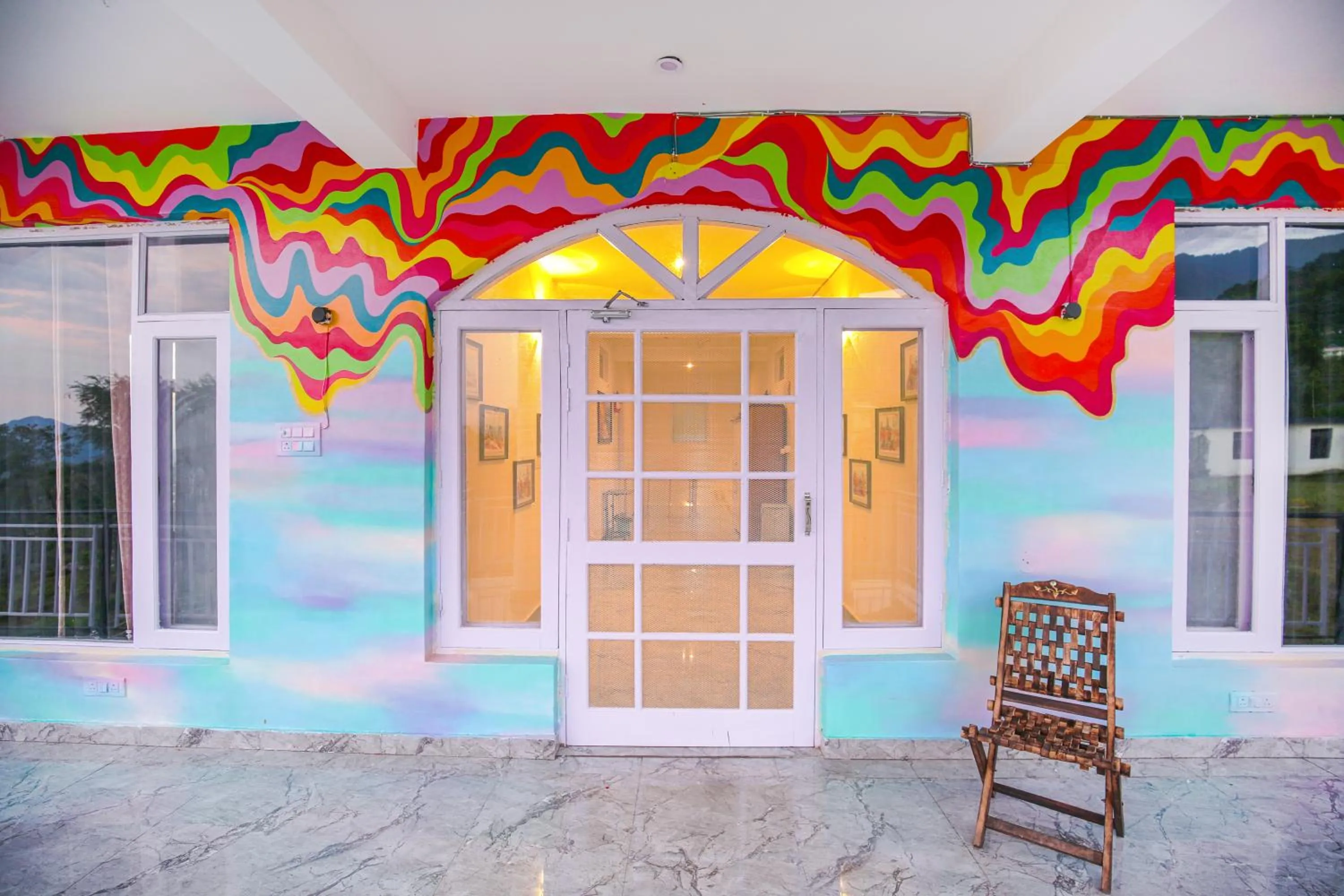 Facade/entrance in The Bunksters Bir