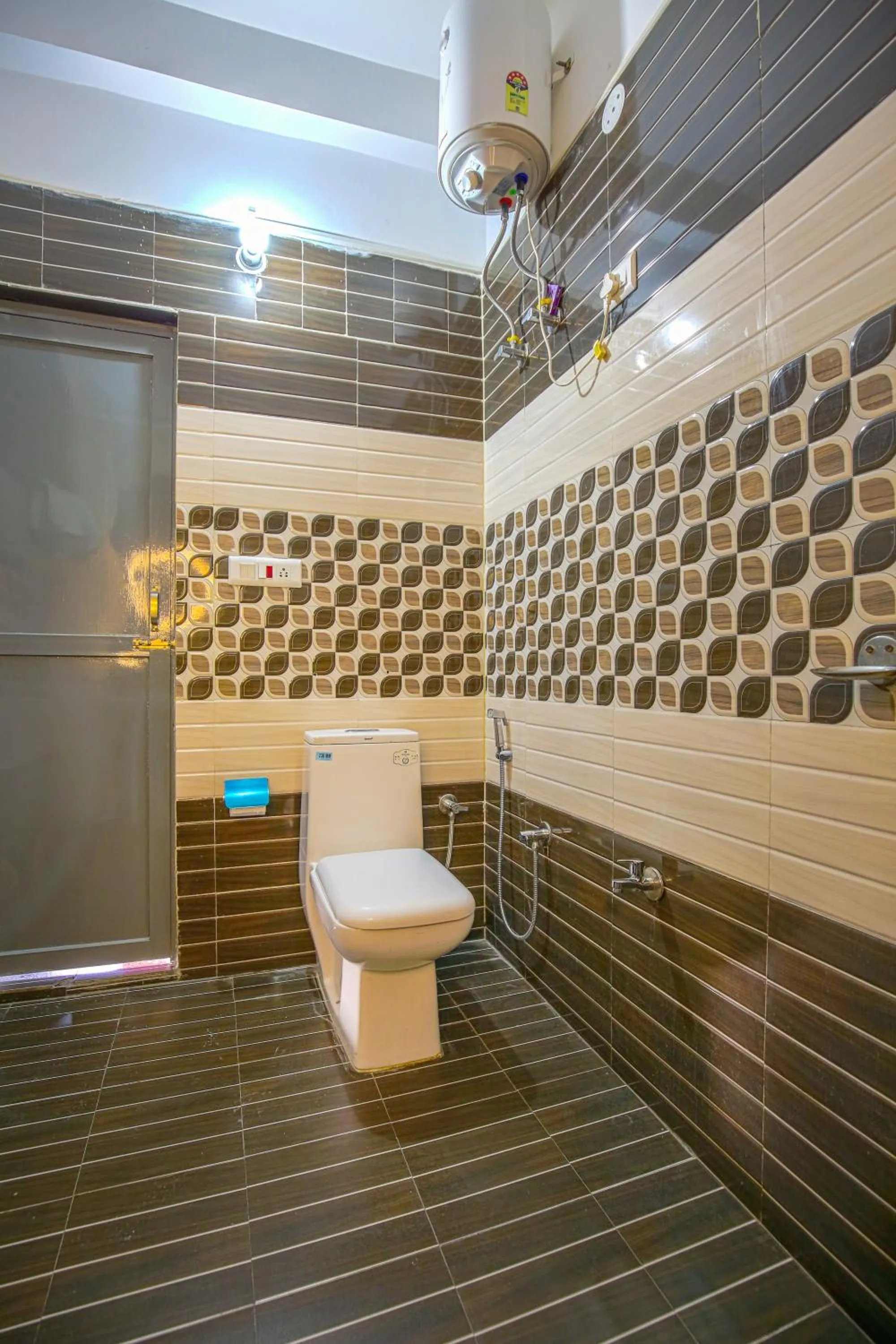 Shower in The Bunksters Bir