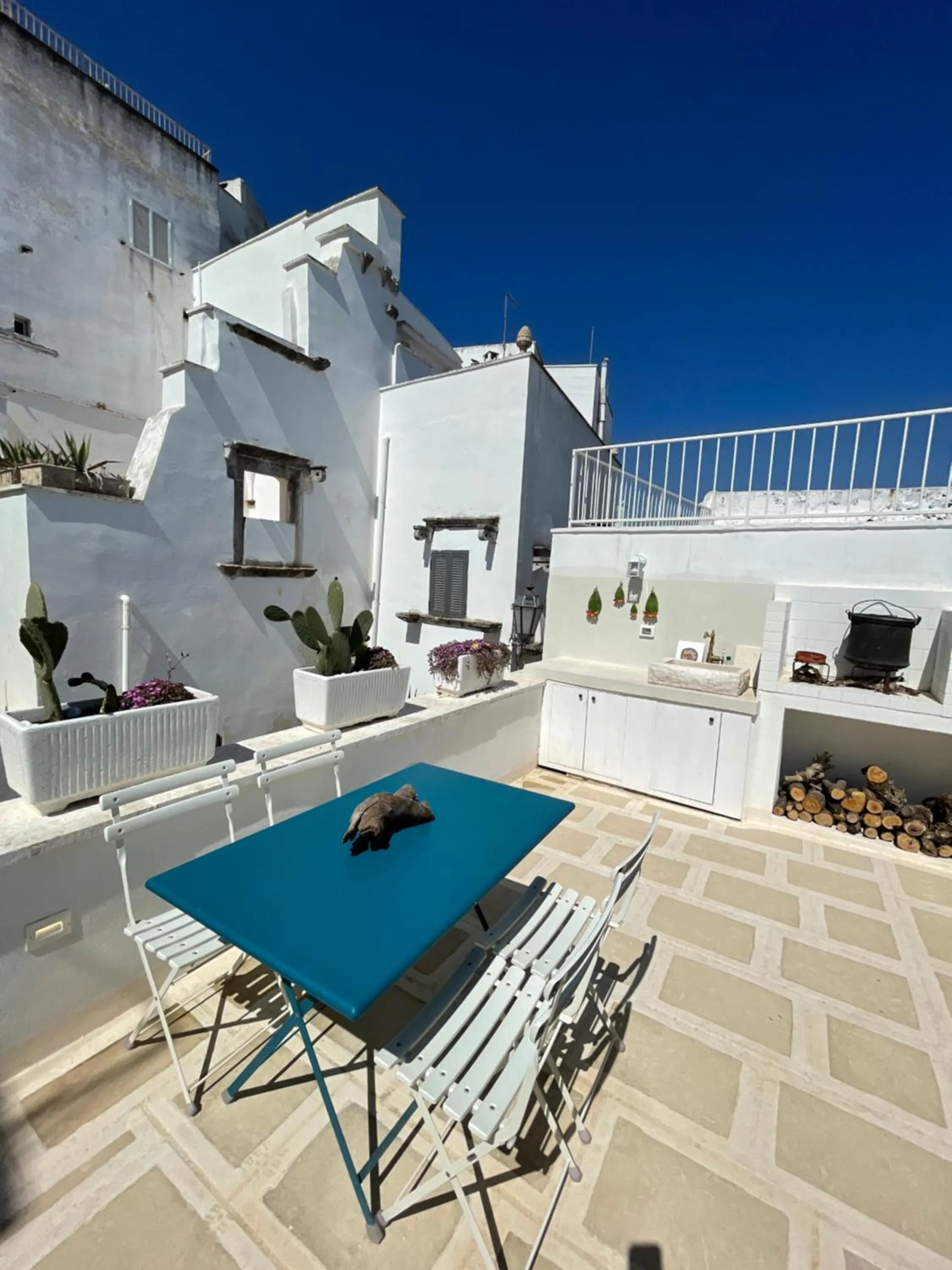 Balcony/Terrace in BELLE HOME OSTUNI vasca vista mare