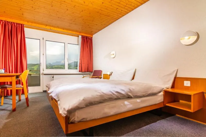 Photo of the whole room in Hotel Swiss Views