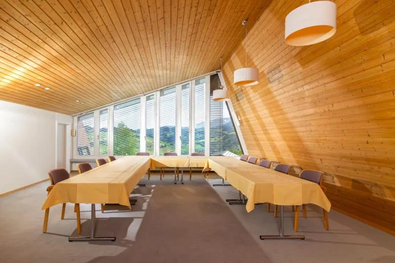 Restaurant/places to eat in Hotel Swiss Views