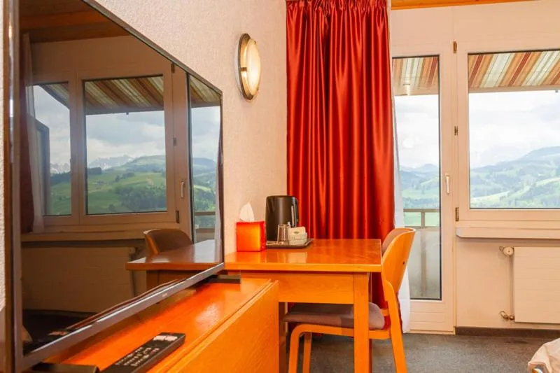 Photo of the whole room in Hotel Swiss Views