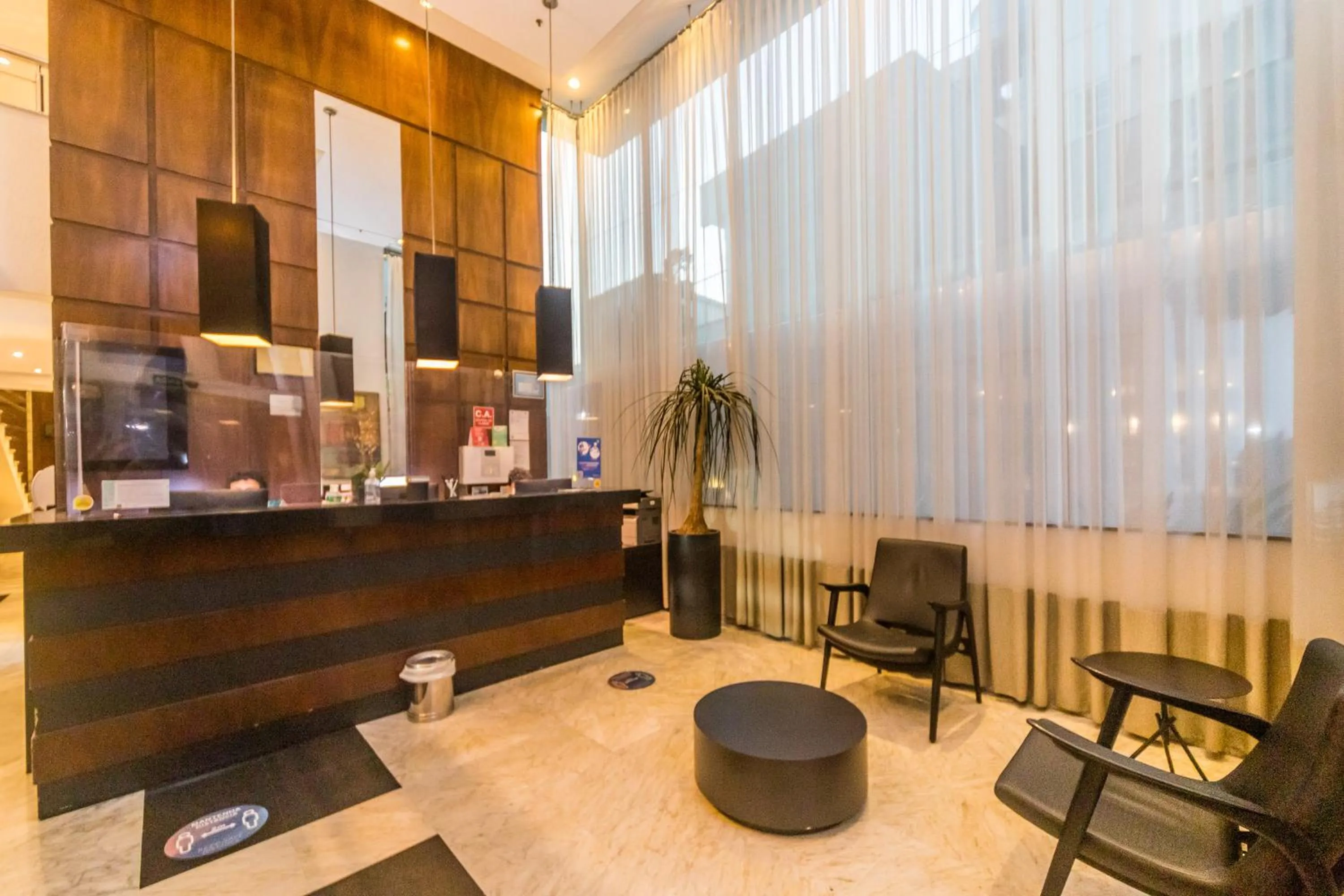 Day in Paraíso Suítes by Charlie