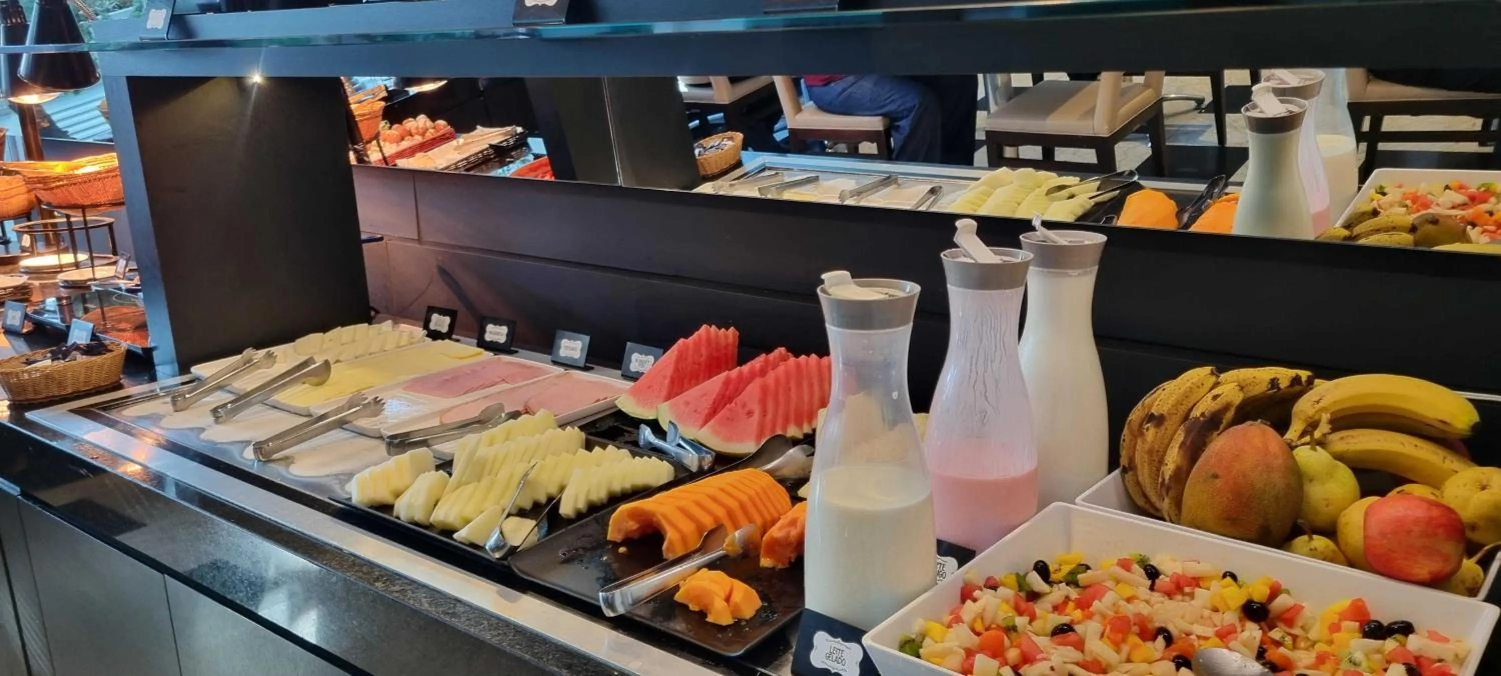 Breakfast in Paraíso Suítes by Charlie