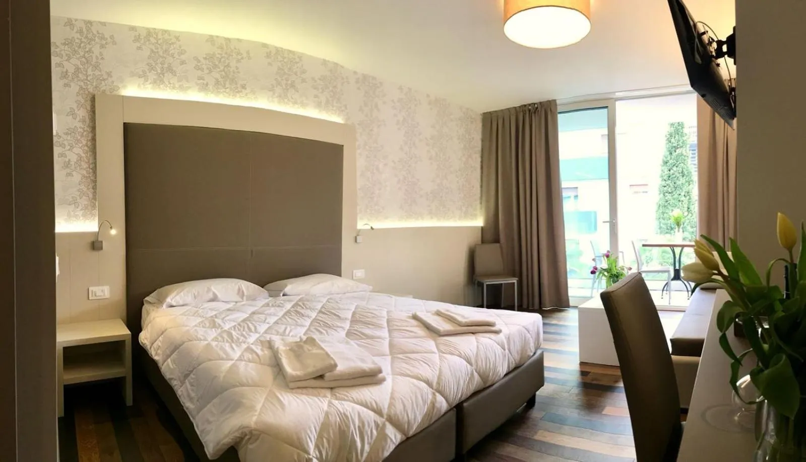 Bed in Hotel Gardesana