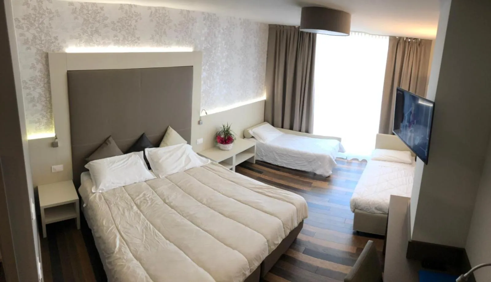 Bed in Hotel Gardesana