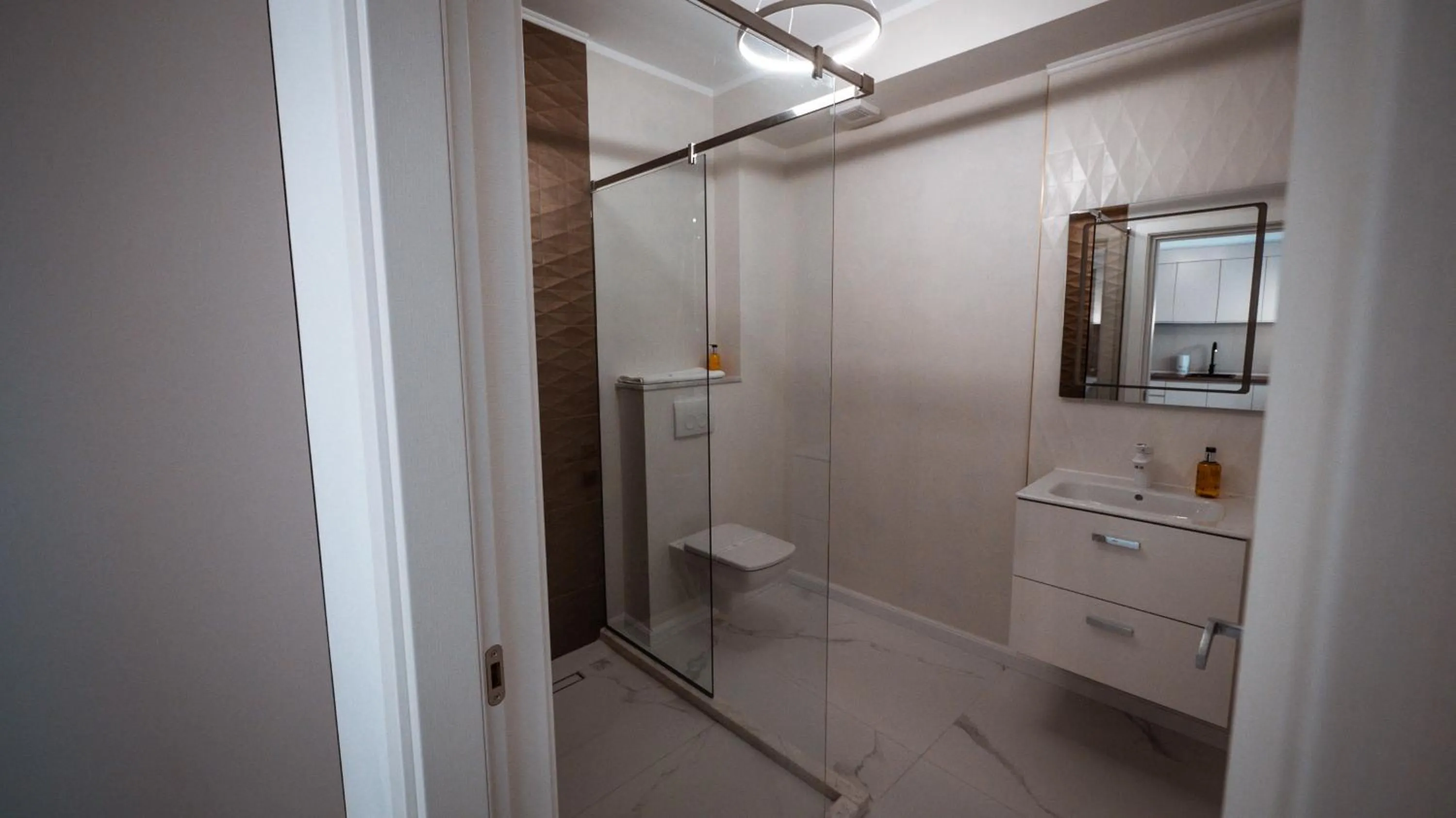 Bathroom in WAVE 4 Apartments Mamaia Nord