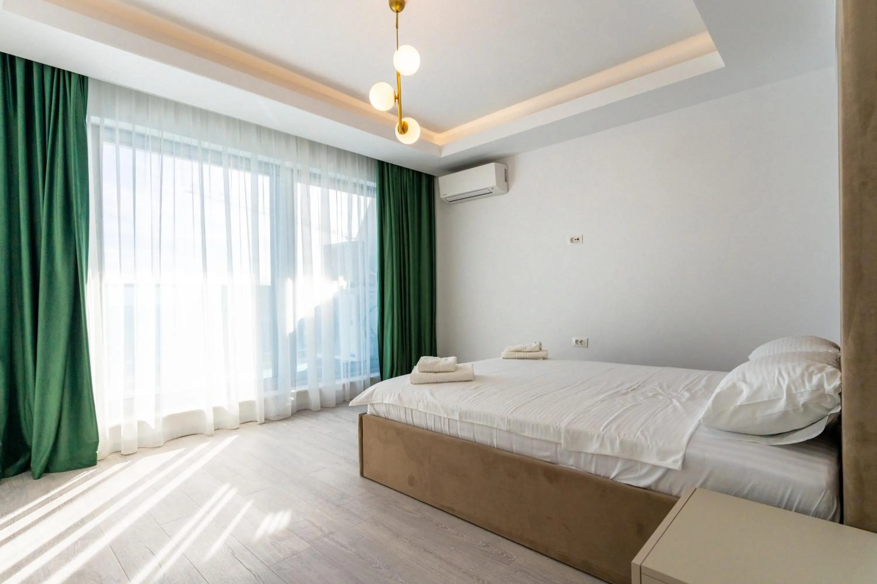 Bedroom, Bed in WAVE 4 Apartments Mamaia Nord